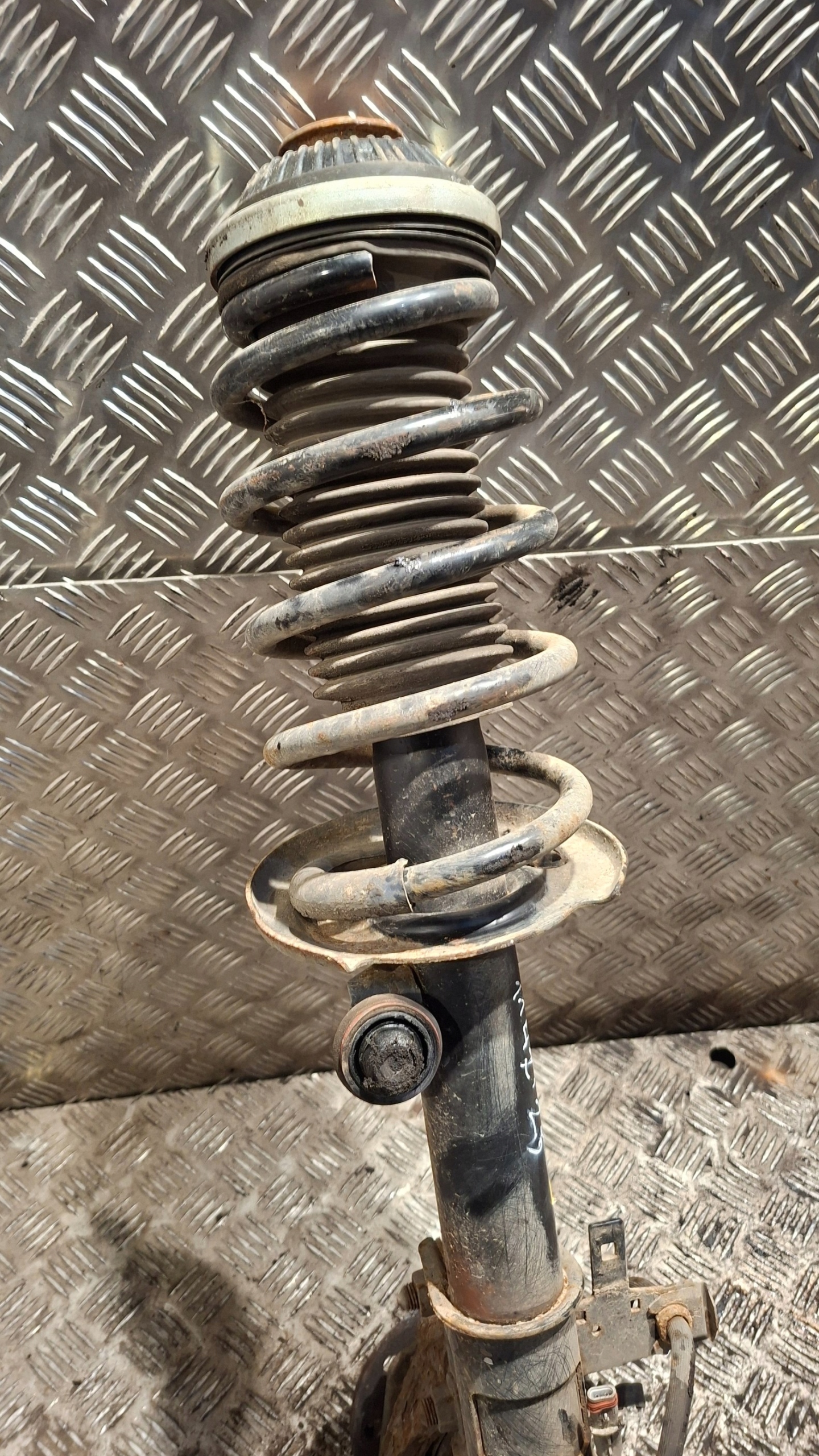 shock absorber swing left front OPEL ZAFIRA B 1.8
