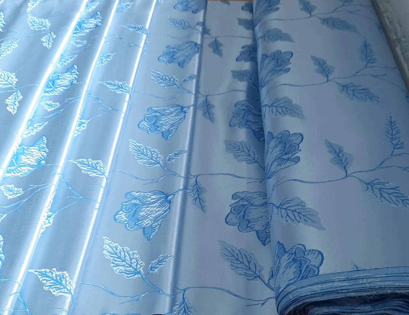 

Tkanina zasłonowa 150cm, niebieski wzór,