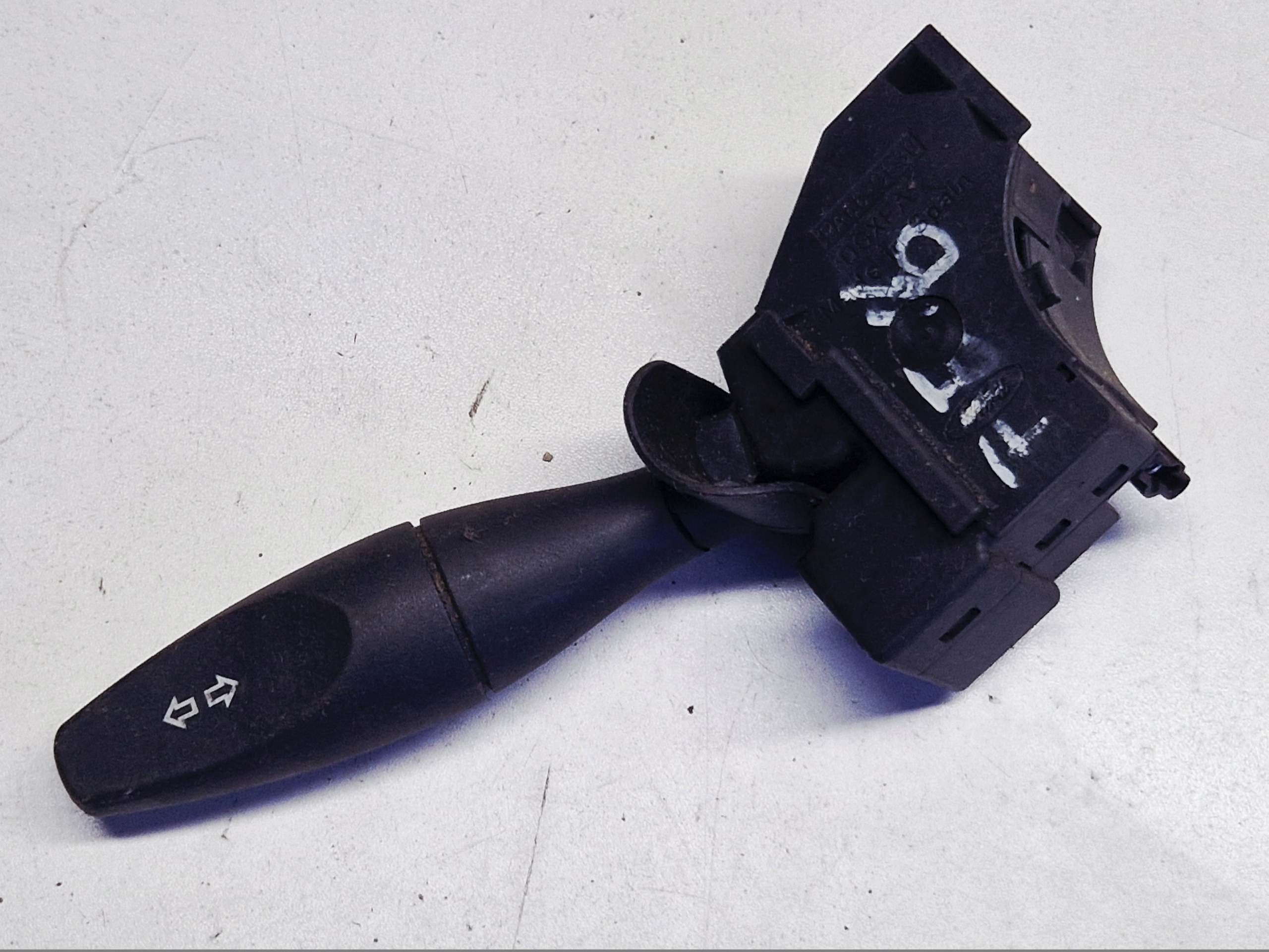 switch control FORD FIESTA MK6 1S7T-13335-AE