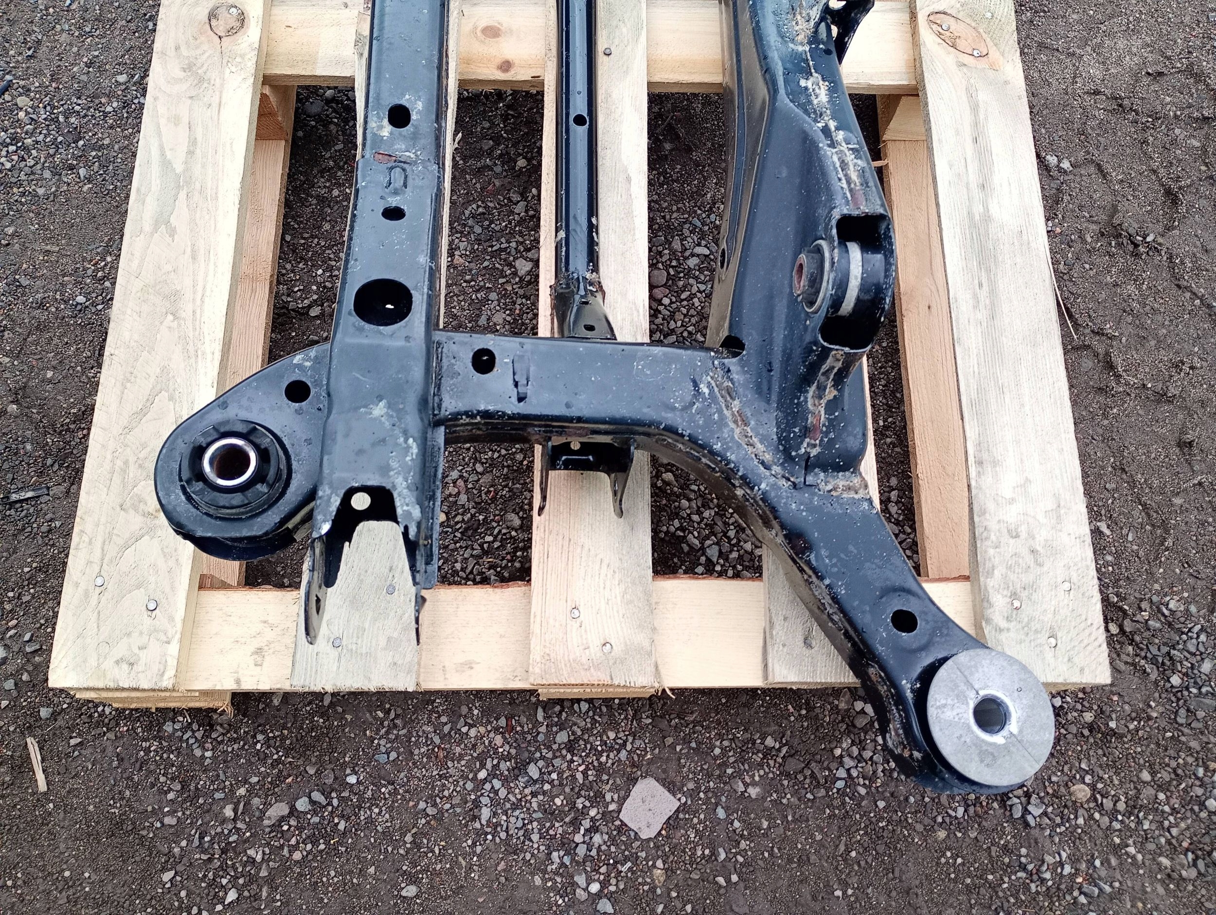 axle beam subframe sider rear part rear Chrysler Pacifica 2016 - 2024