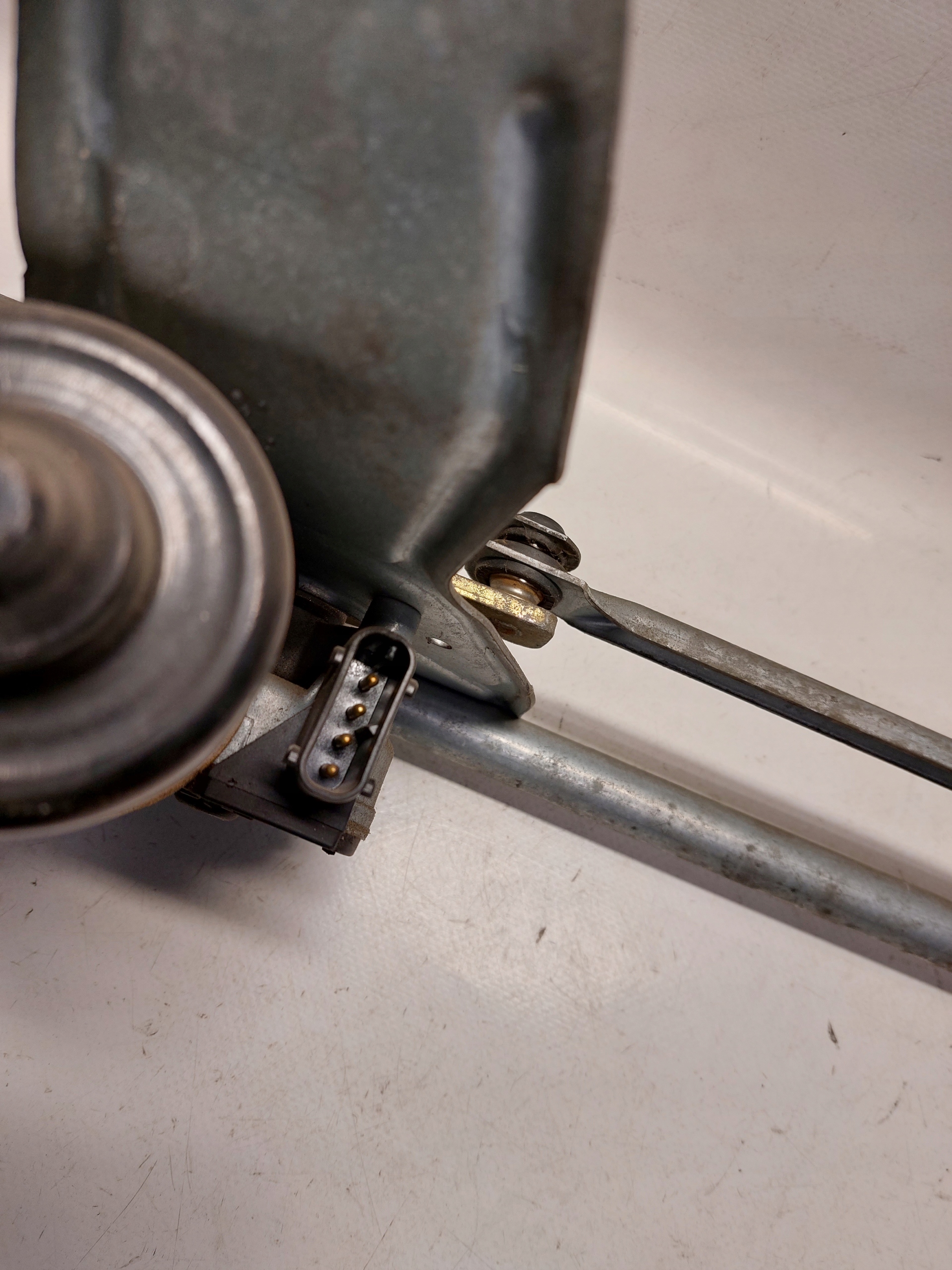 BMW x5 e53 wiper mechanism front 4 pin