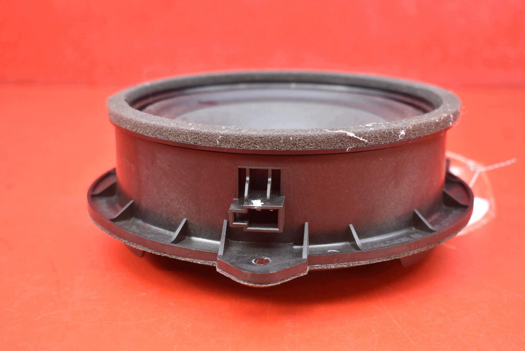 speaker left rear part 703000407AA JAECOO J7 23