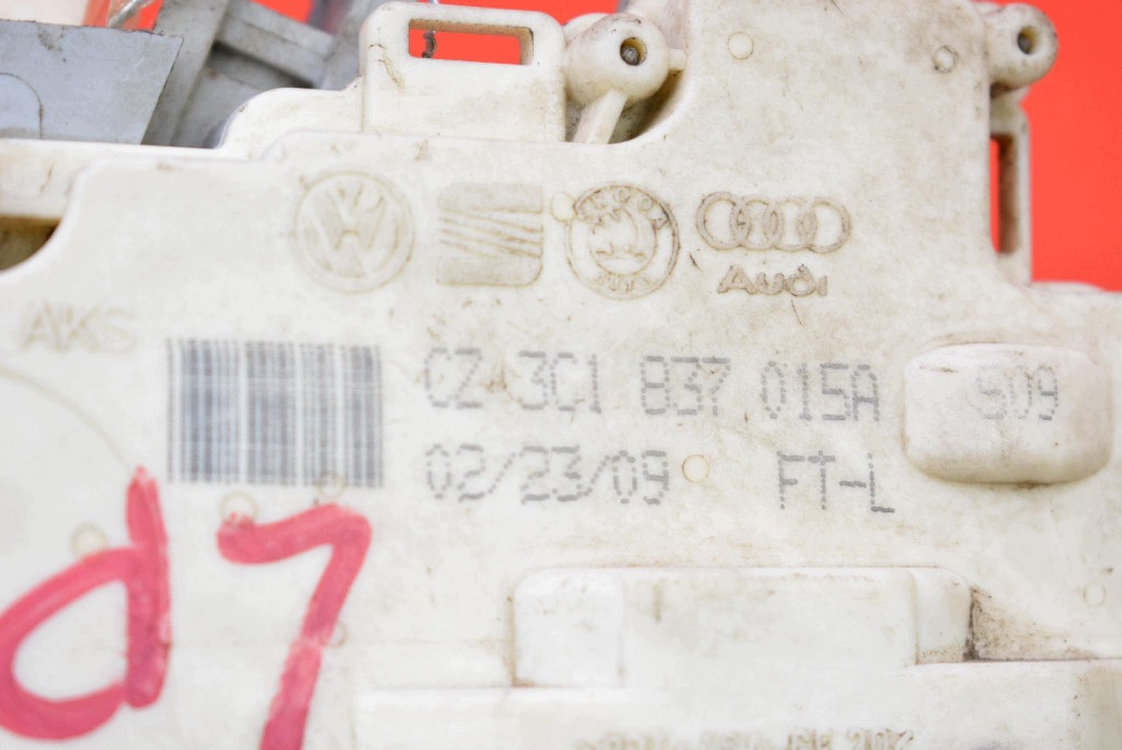 lock door left front front EU 3C1837015A VW PASSAT B6 05-10