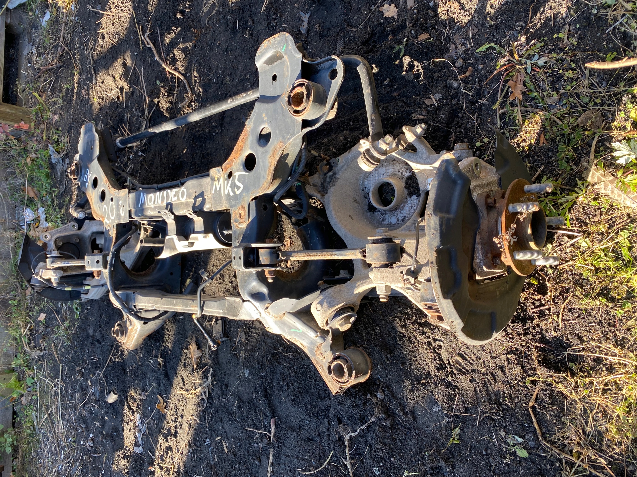 22 FORD MONDEO MK5 ZAWIESZENIE TYLNE SANKI 2.0EB Producent części Ford OE