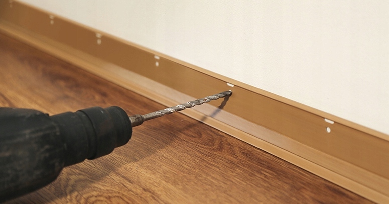 LISTWA PRZYPODŁOGOWA BIAŁA MAT 7 CM EVO KORNER Marka Korner