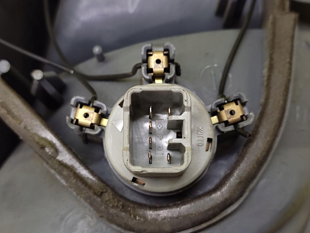 TOYOTA YARIS and light right rear part
