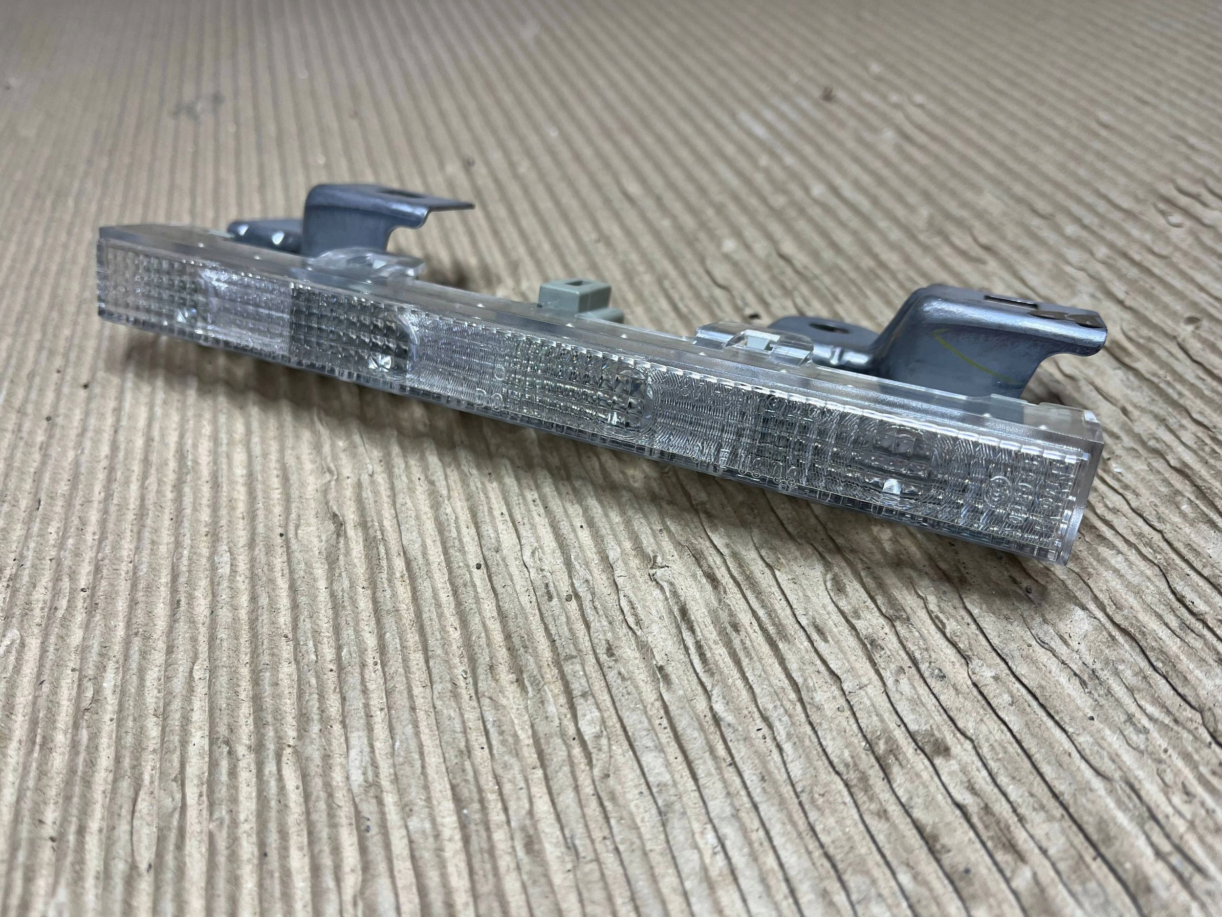 Trzecie light stop Toyota Auris 150 8100612010