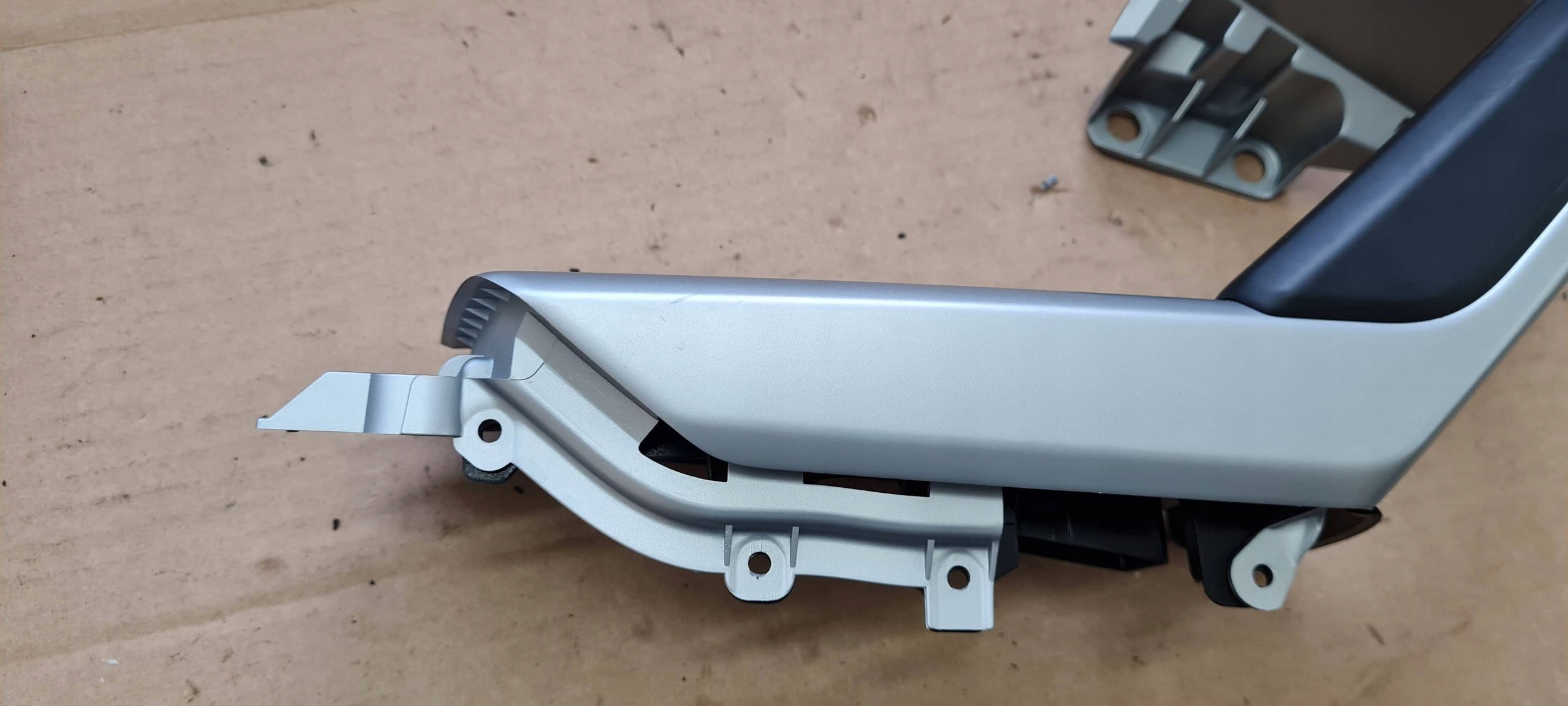 Q3 83A handle handle door left left rear part rear 83A868393B