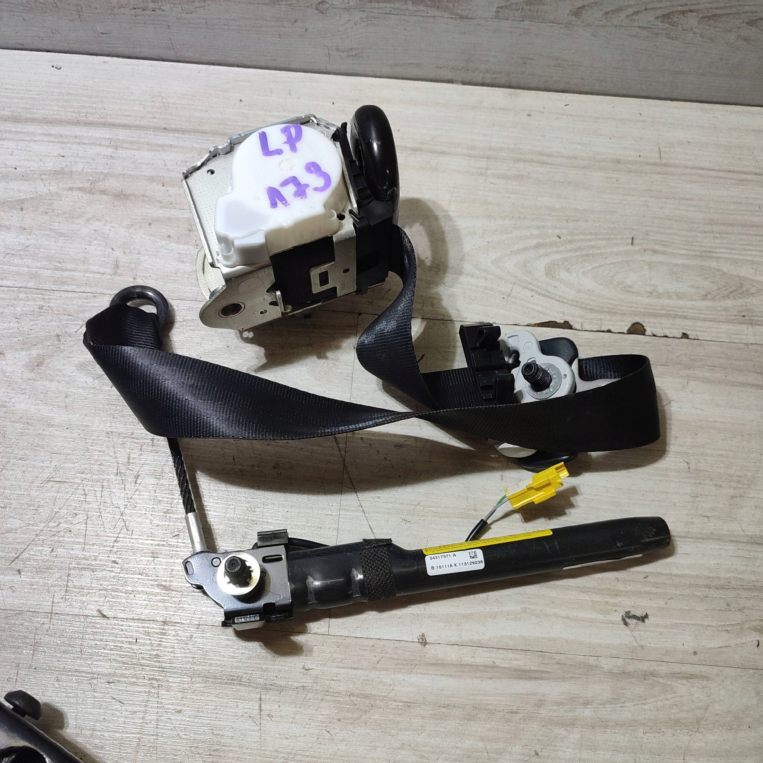 front tension belt safety front side left Fiat 500X 07357034560