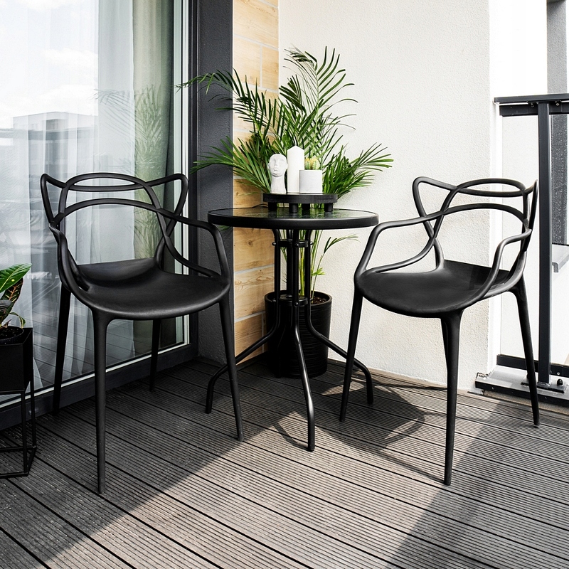 KRZESŁO PLASTIKOWE AŻUROWE CZARNE NOWOCZESNE DO JADALNI OGRODU na balkon Szerokość siedziska 49 cm