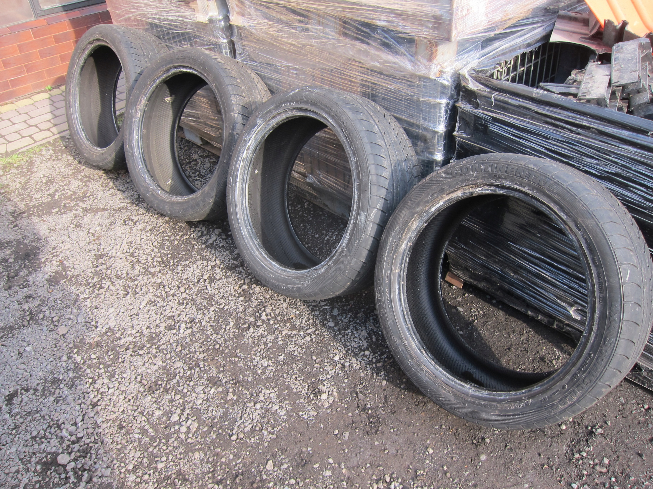 KPL літні шини 275 / 40R20 106Y CONTINENTAL 4x4