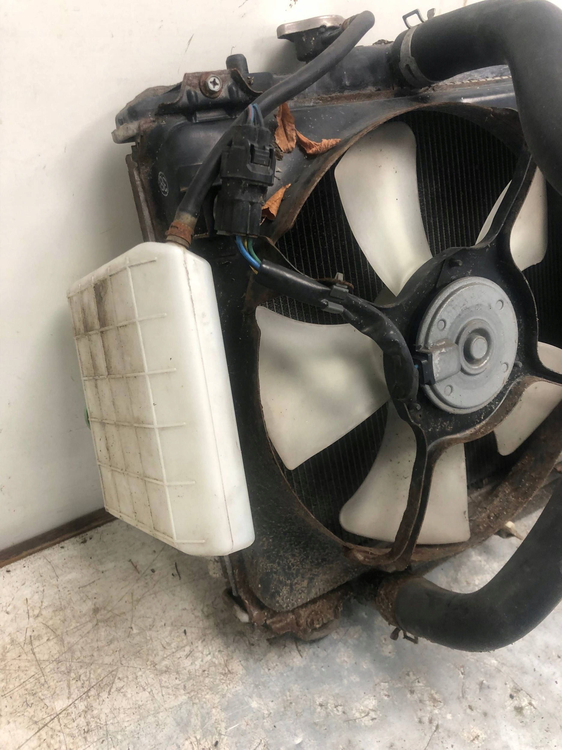 chladič vrtuľa SUZUKI SWIFT MK6