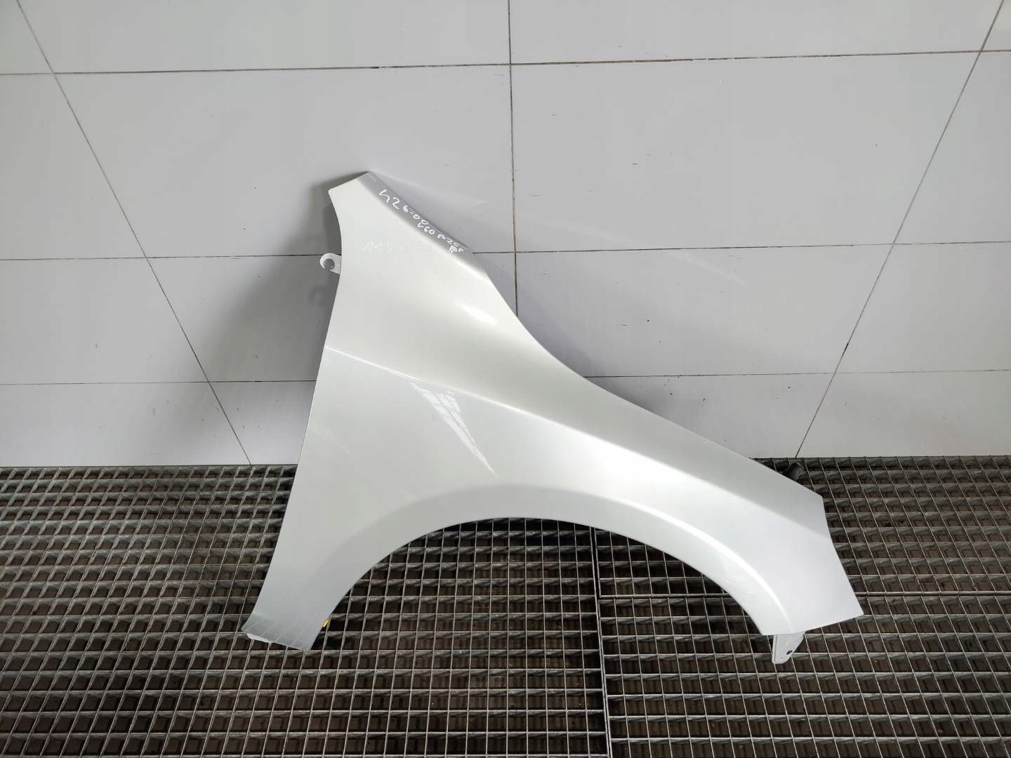 BŁOTNIK PRAWY PRZÓD 426-26 VOLVO V60 II S60