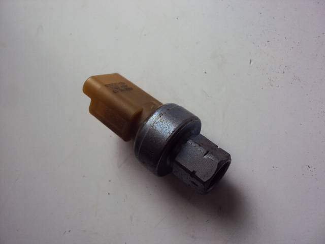 CZUJNIK CISNIENIA KLIMATYZACJI PEUGEOT 2008 16 R