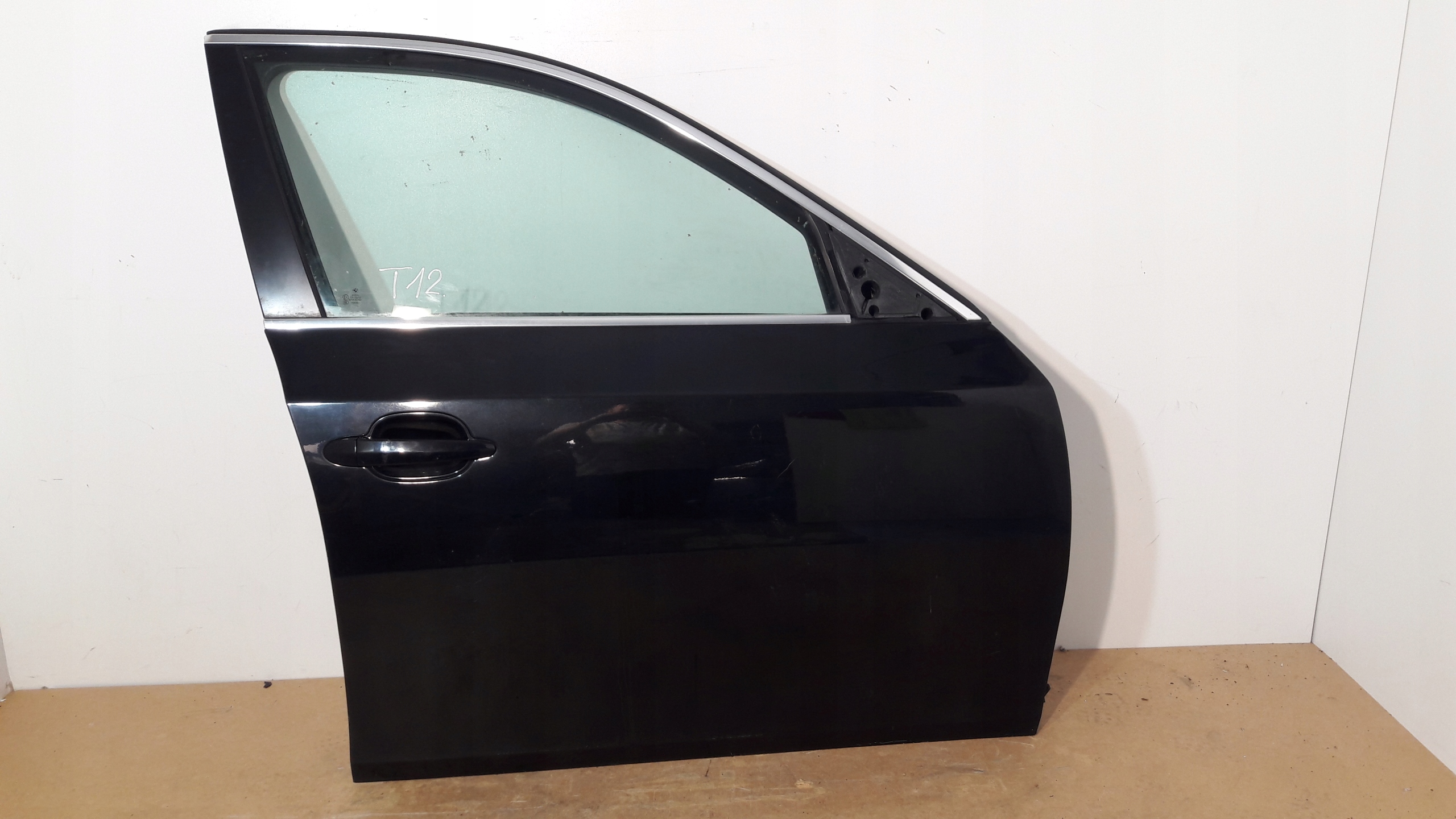 BMW 5 E60 E61 dveře přední pravé předek pravý T12