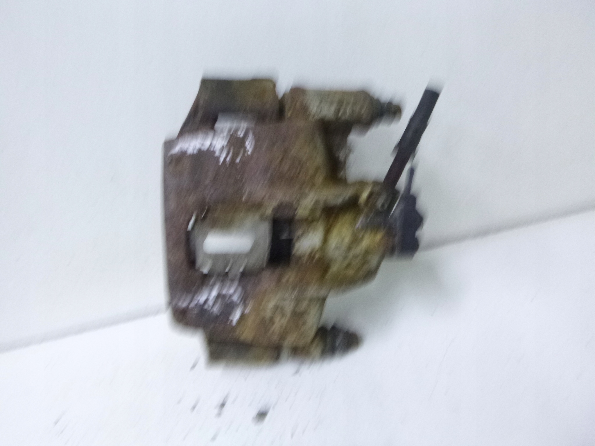 caliper brake front Mercedes W638 2.2CDi VITO