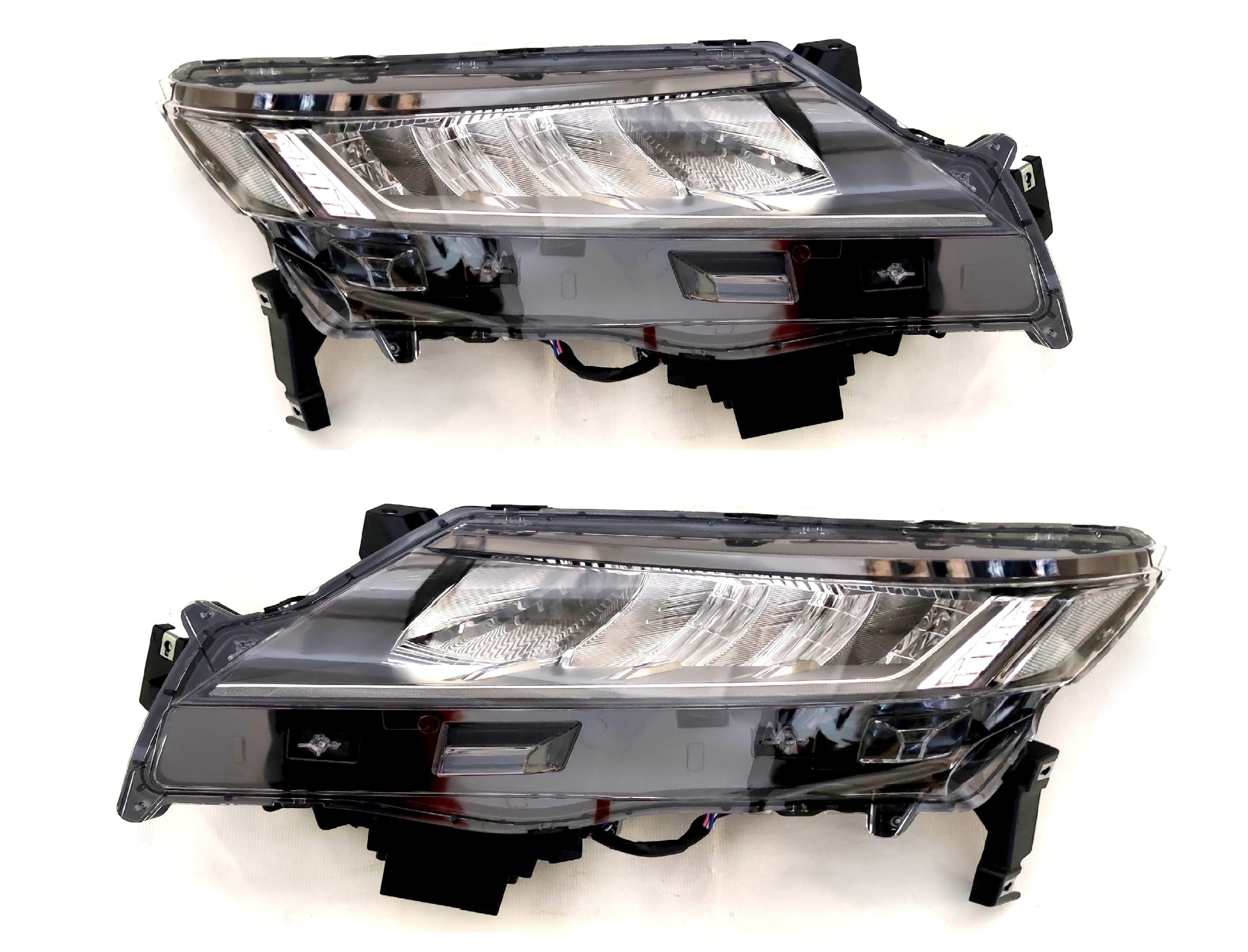 MITSUBISHI ASX 19- REFLEKTORY ELEKTRYCZNE LED P +L