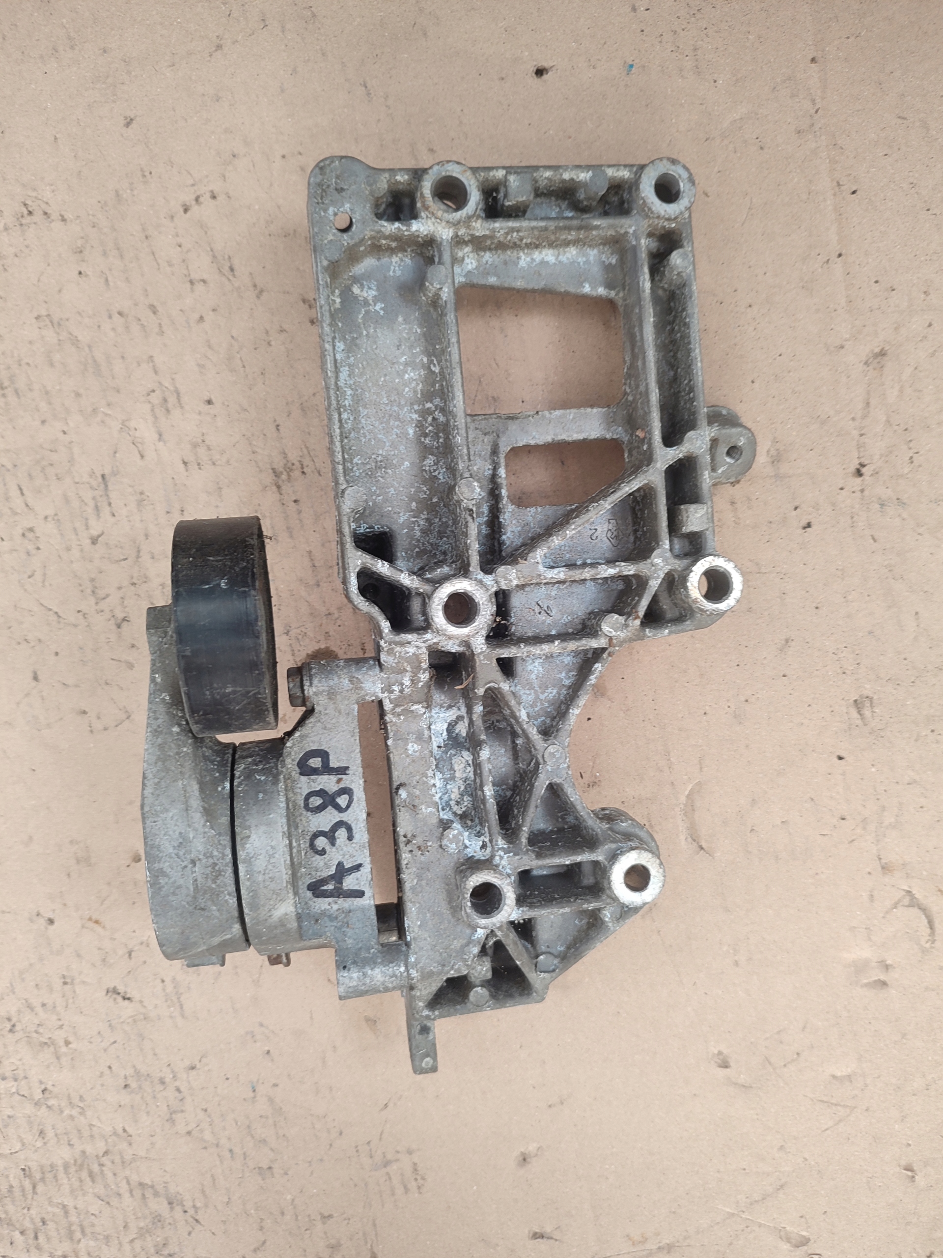 supporto alternatore VOLKSWAGEN AUDI SKODA SEAT 06F903143E