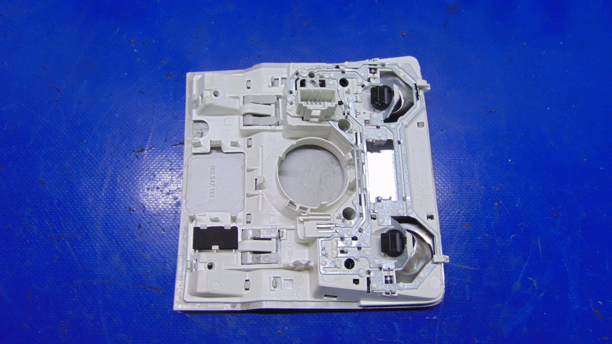 FANALE CIELO INTERNO VW GOLF V HB 03-10 ROK