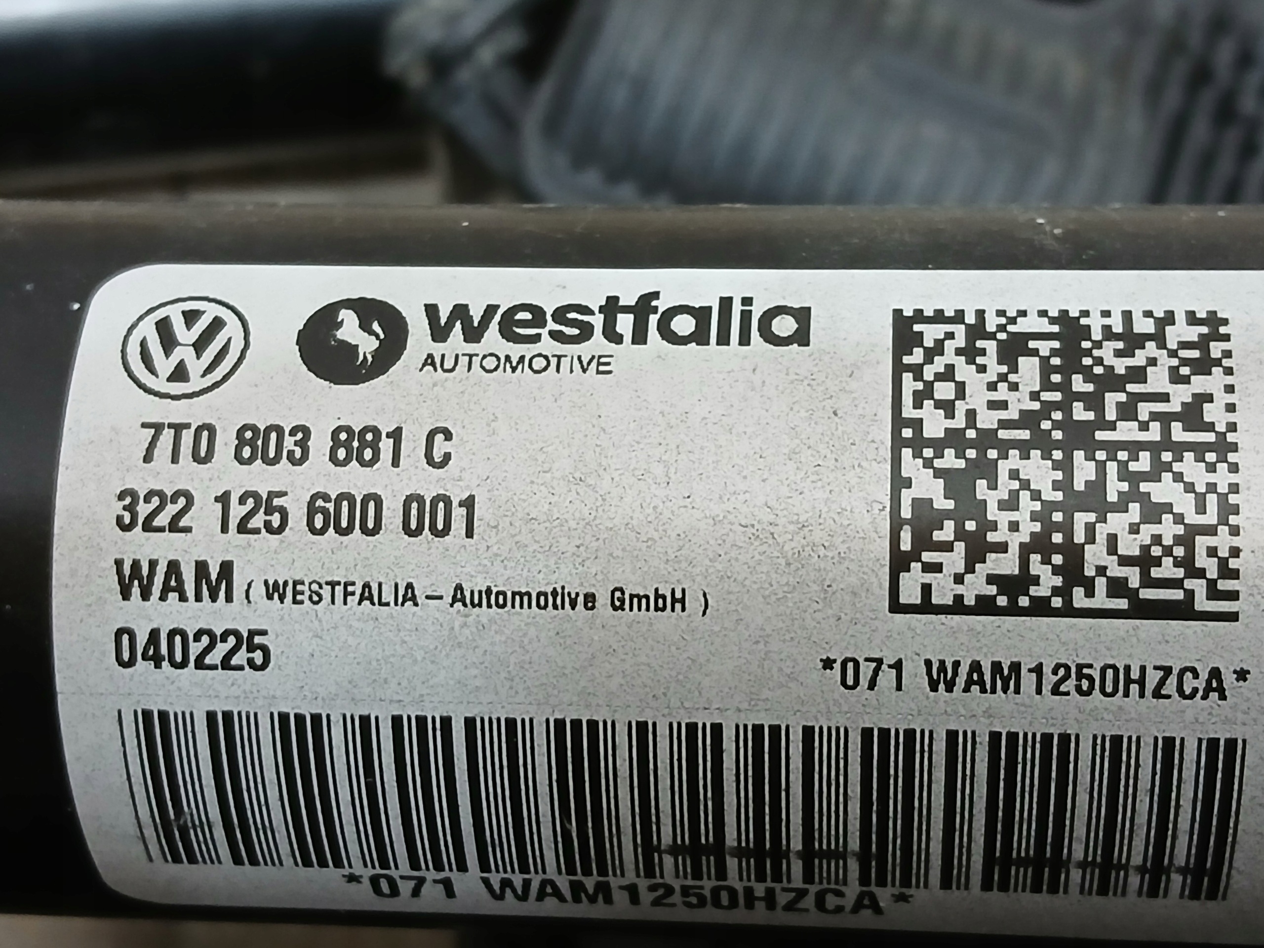 tow VW T7 T-7 7T0 7T0803881C