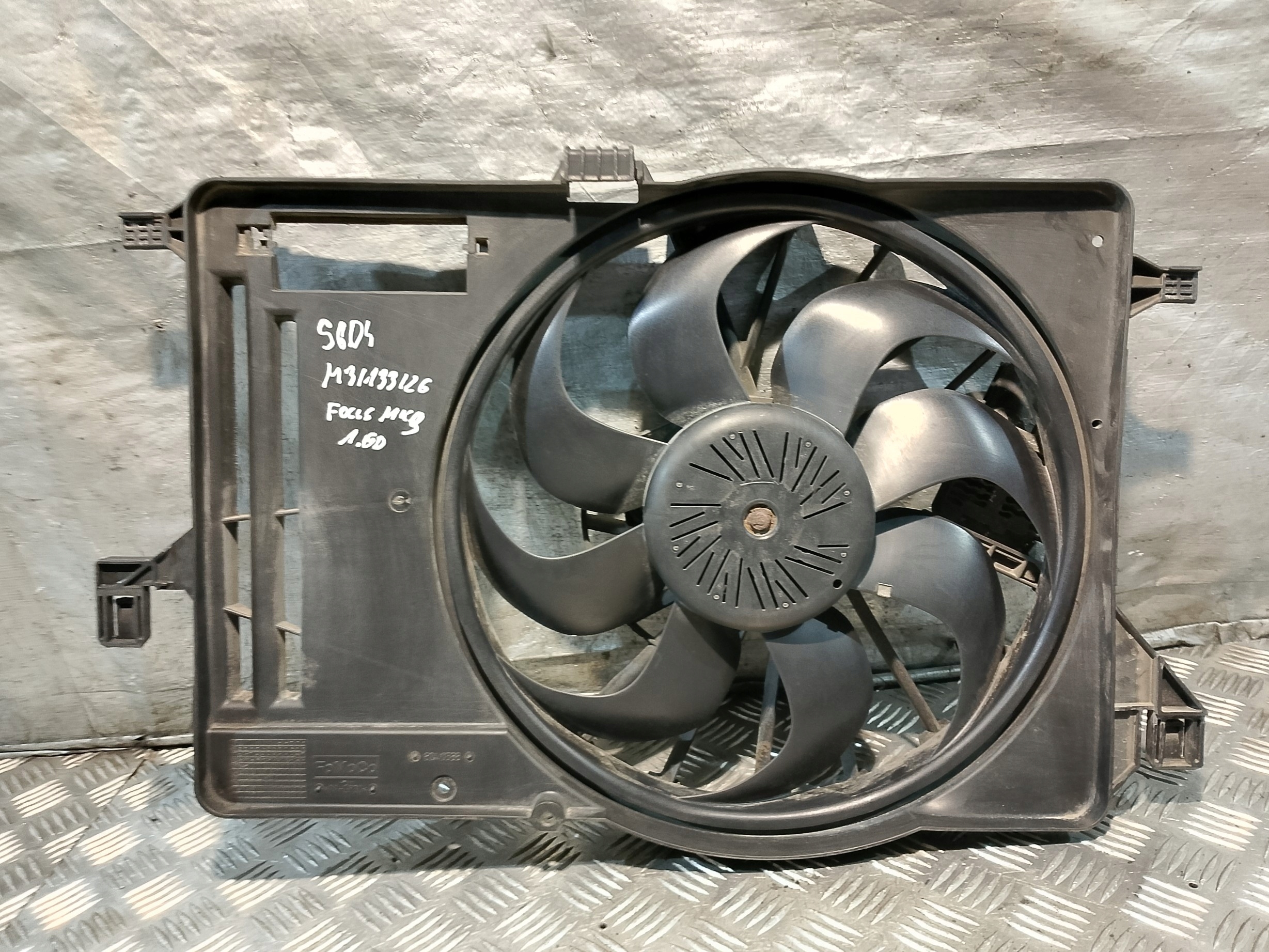 obal ventilátor chladiče FORD FOCUS MK3 1.6 TDCI 8V61-8C607-EB