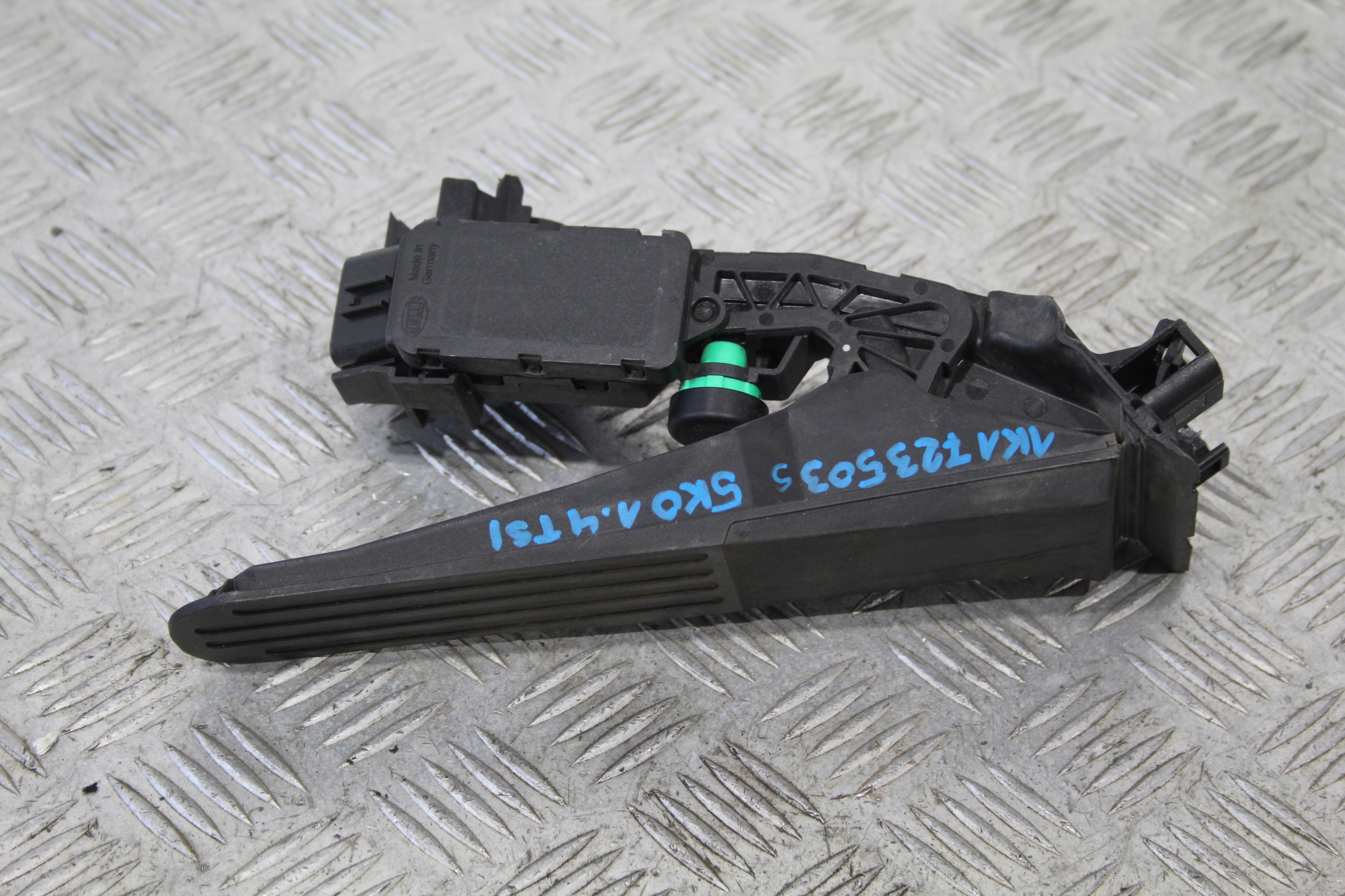 accelerator pedal VW GOLF VI 6 1K9 KOMBI 1K1723503S