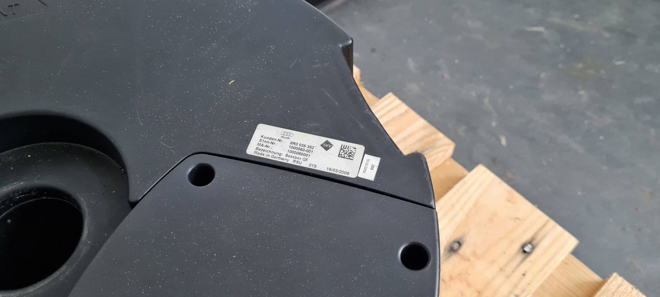 Q5 8R speaker SUBWOOFER subwoofer BASOWY 8R0035382