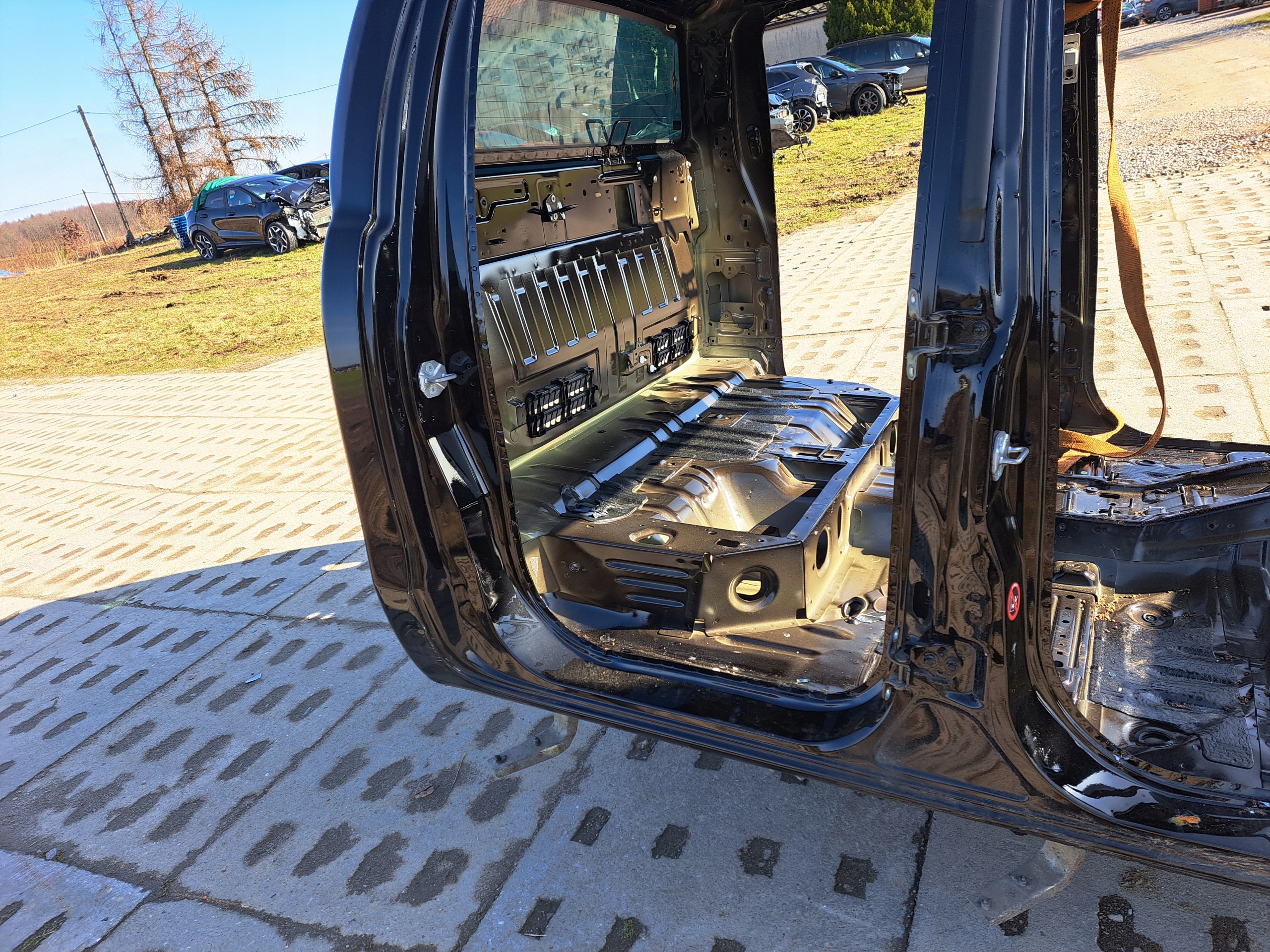 FORD RANGER LIFT 2019 R ŚCIANA KABINY TYŁ Producent części Ford OE