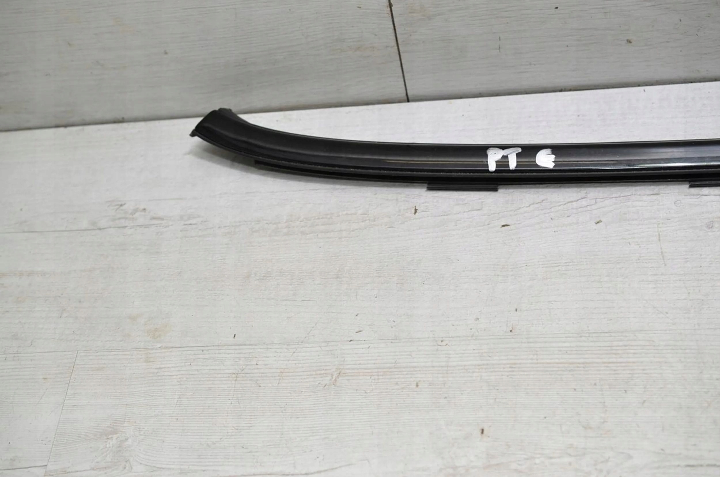 Alfa Romeo Giulia 2021 rear part side right moulding dust