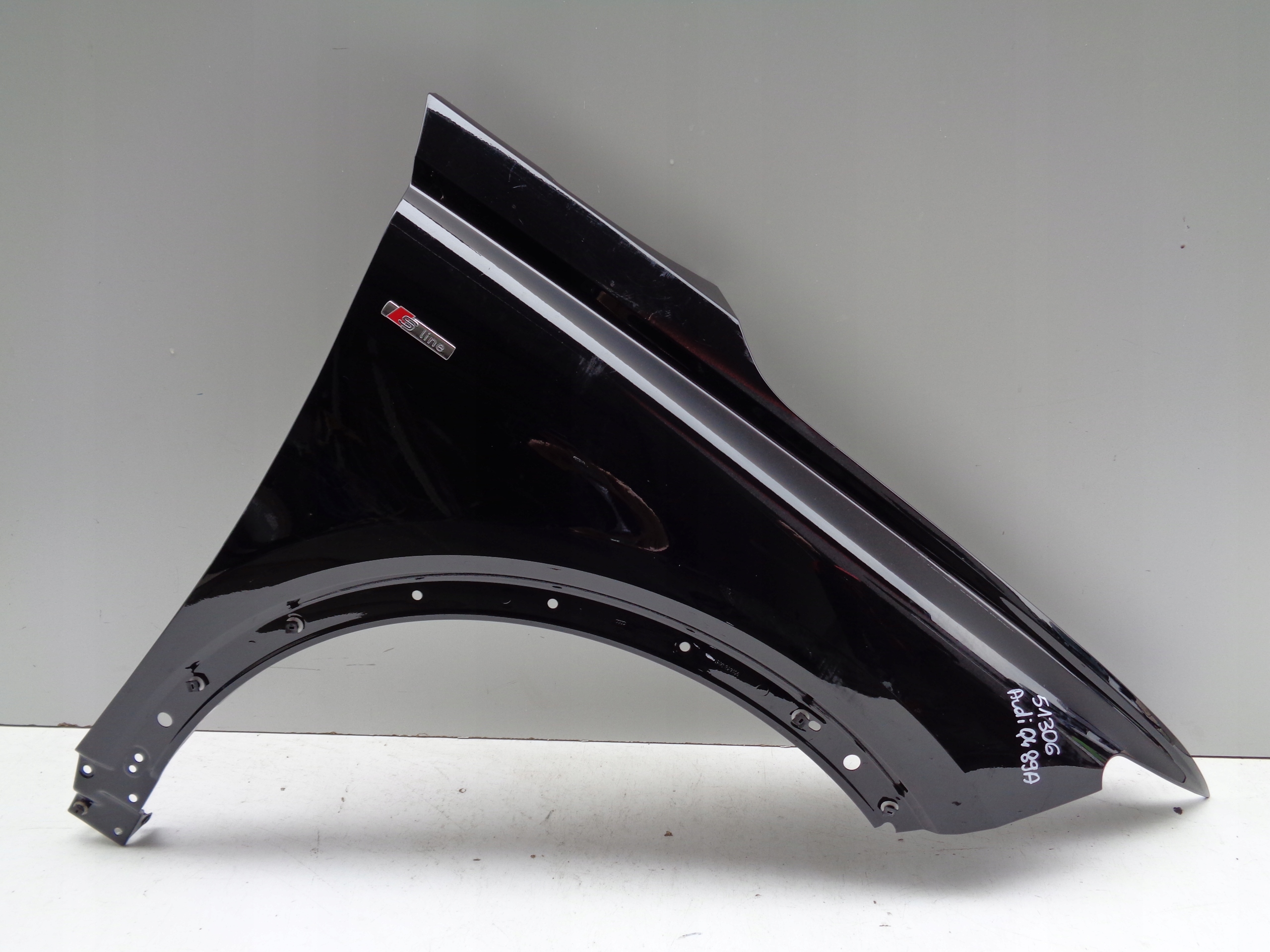 fender right front AUDI Q4 89A NR 51306