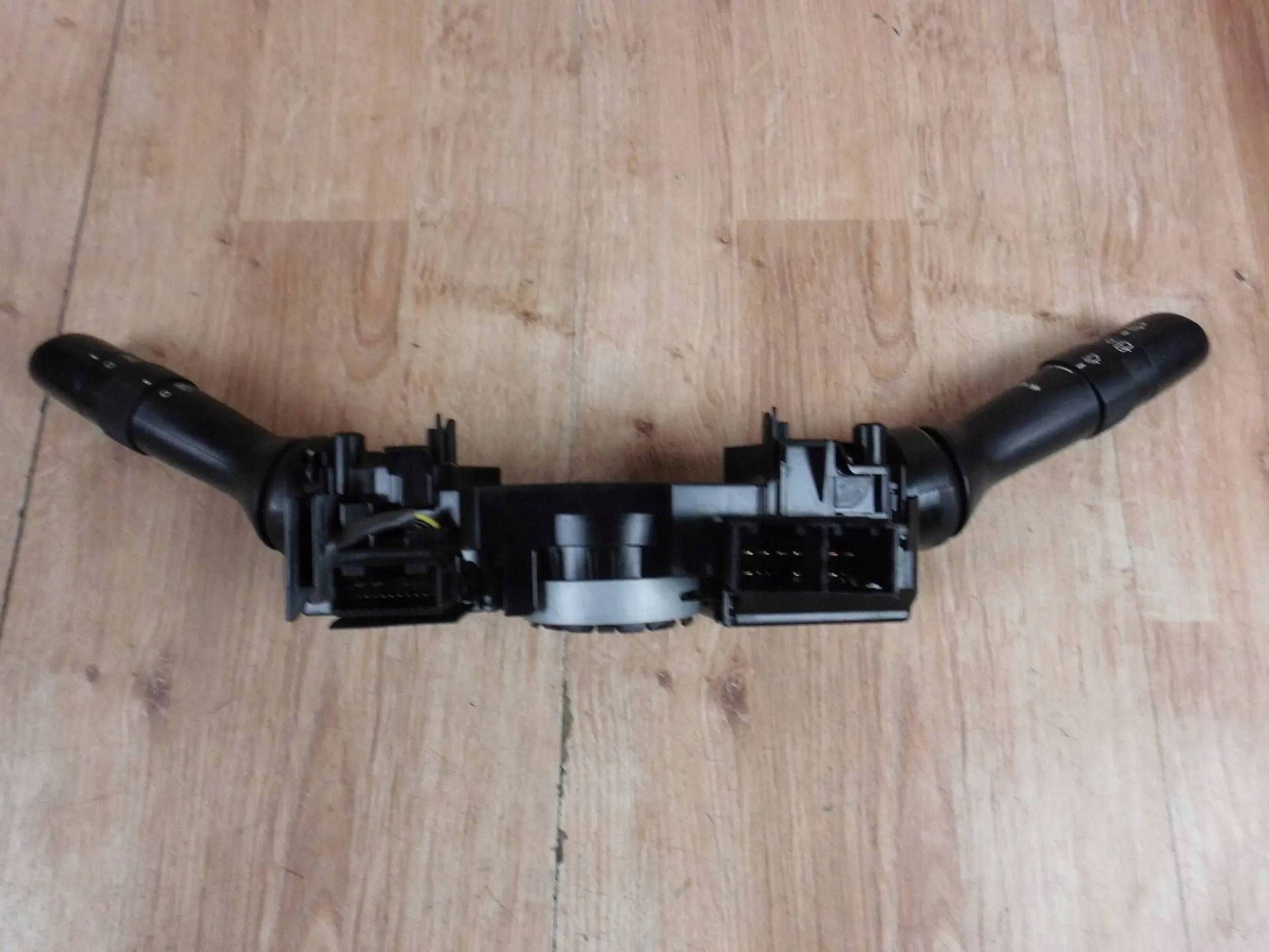 Toyota Avensis III T27 Interruttore comando luci tergicristalli zespolony DEVIO LUCI DEVIO