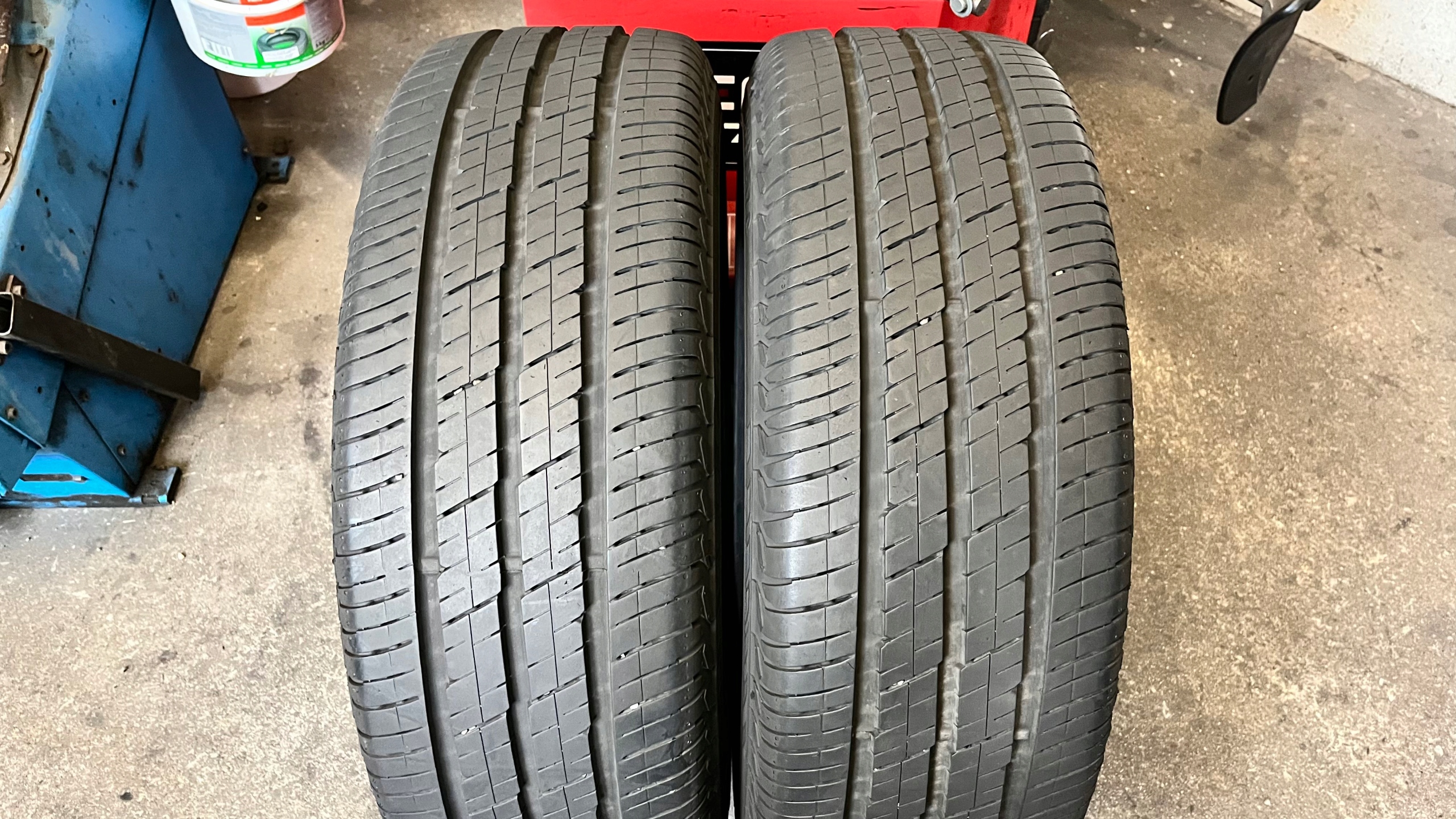 2 tyres summer 235/60R17C Continental Vanco 2 as new 8mm