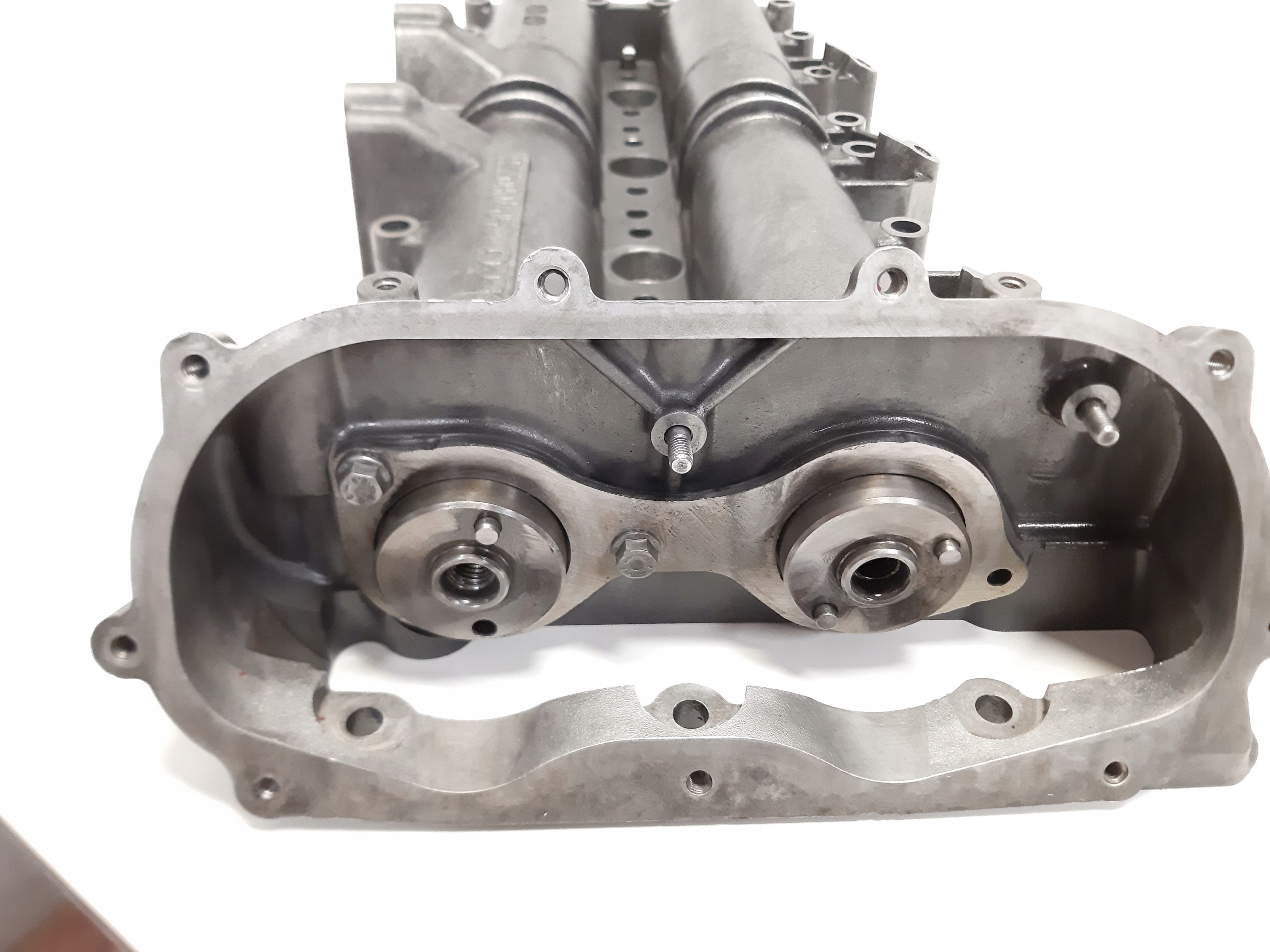 POKRYWA WAŁKI ROZRZĄDU IVECO 3.0 HPI 504080228 Typ samochodu 4x4/SUV Samochody dostawcze