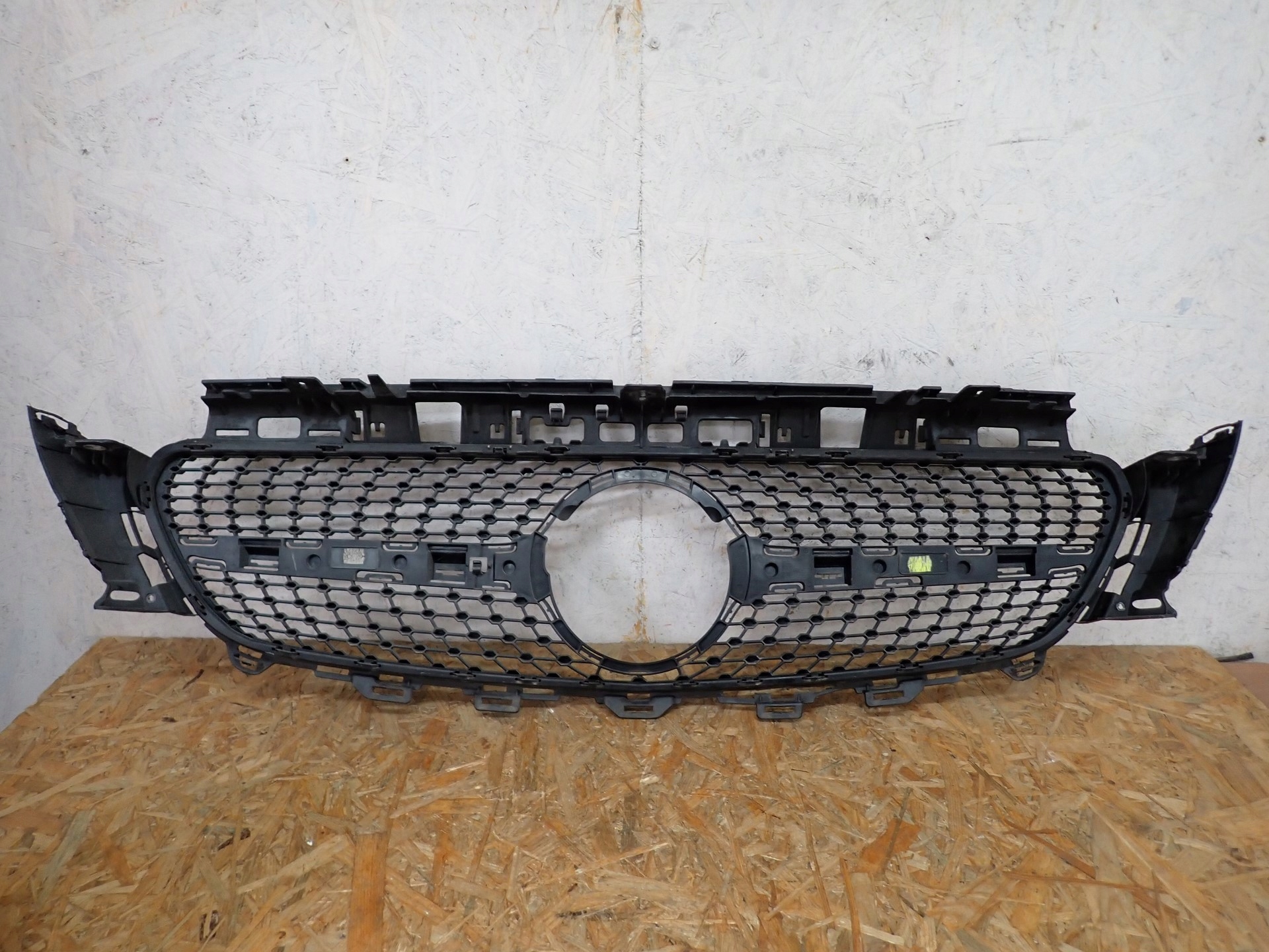 Grill MERCEDES E KLASA COUPE 238 2016-2020R A2388880400