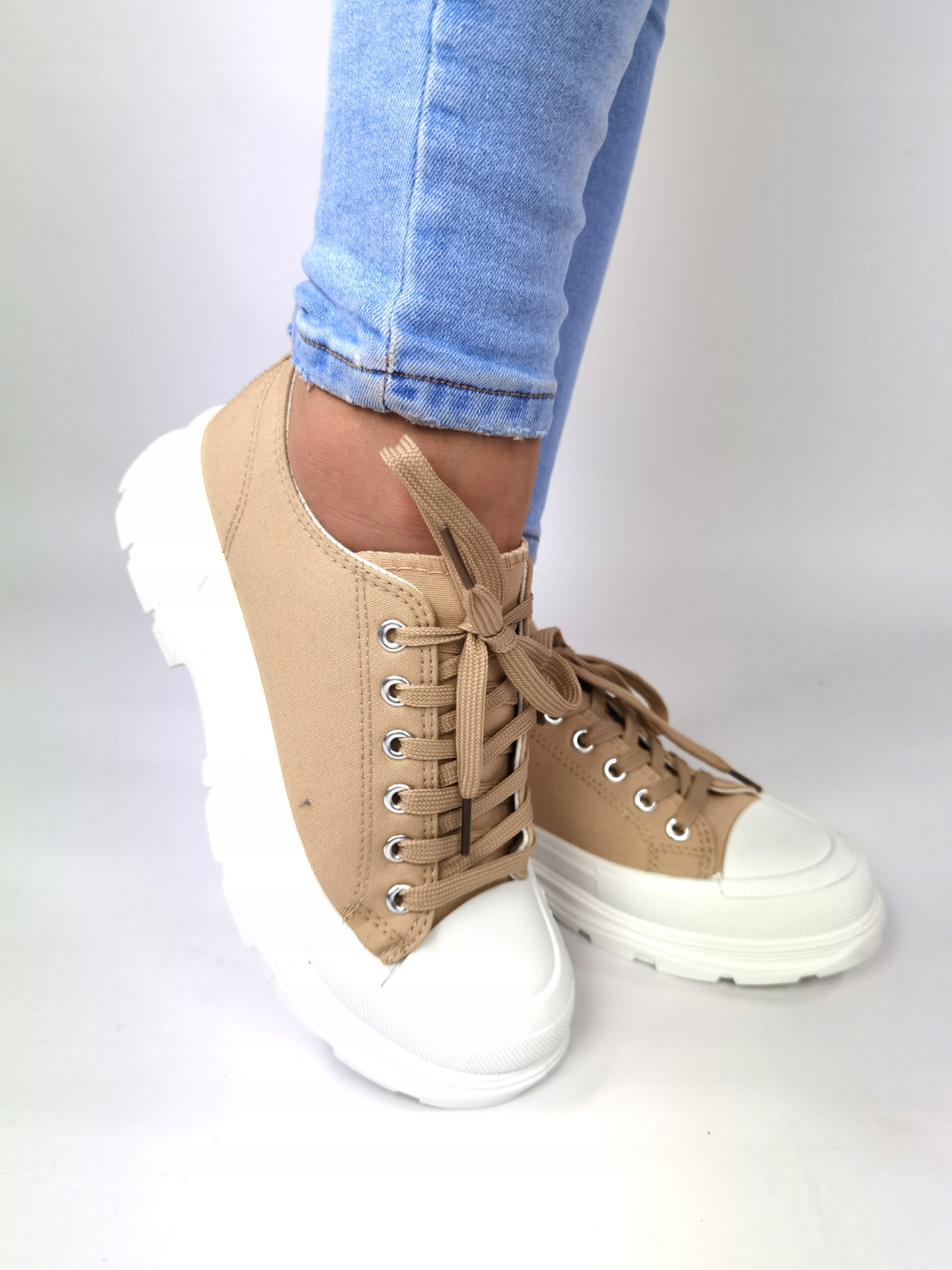 Trampki JASMINE na grubej podeszwie 39 Marka inna