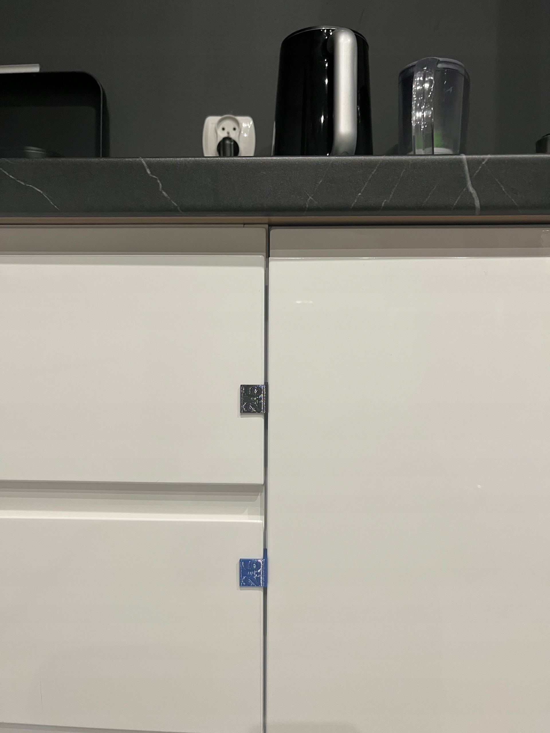 Dystanse do regulacji frontów 1 mm - 4 sztuki Marka inna