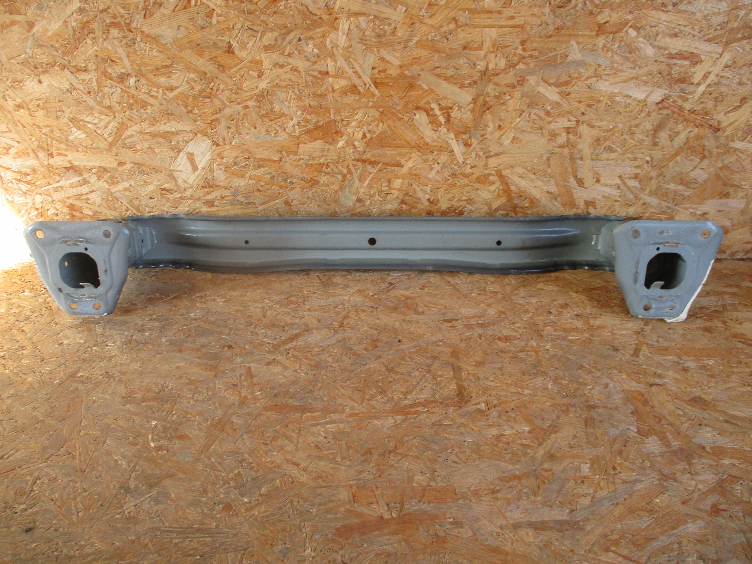 TRAVERSA paraurti posteriore TOYOTA COROLLA E21 HB