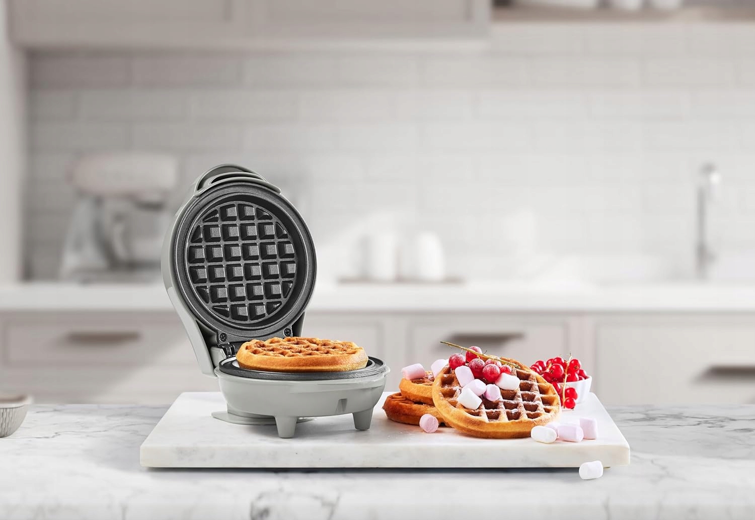 Bestron Mini Gofrownica 550 W – Do Gofrów i Naleśników Ø10 cm Marka Bestron