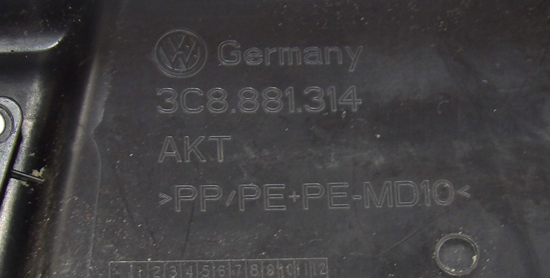 PASSAT B7 fedél üllés PRAWEGO vezérlö panel