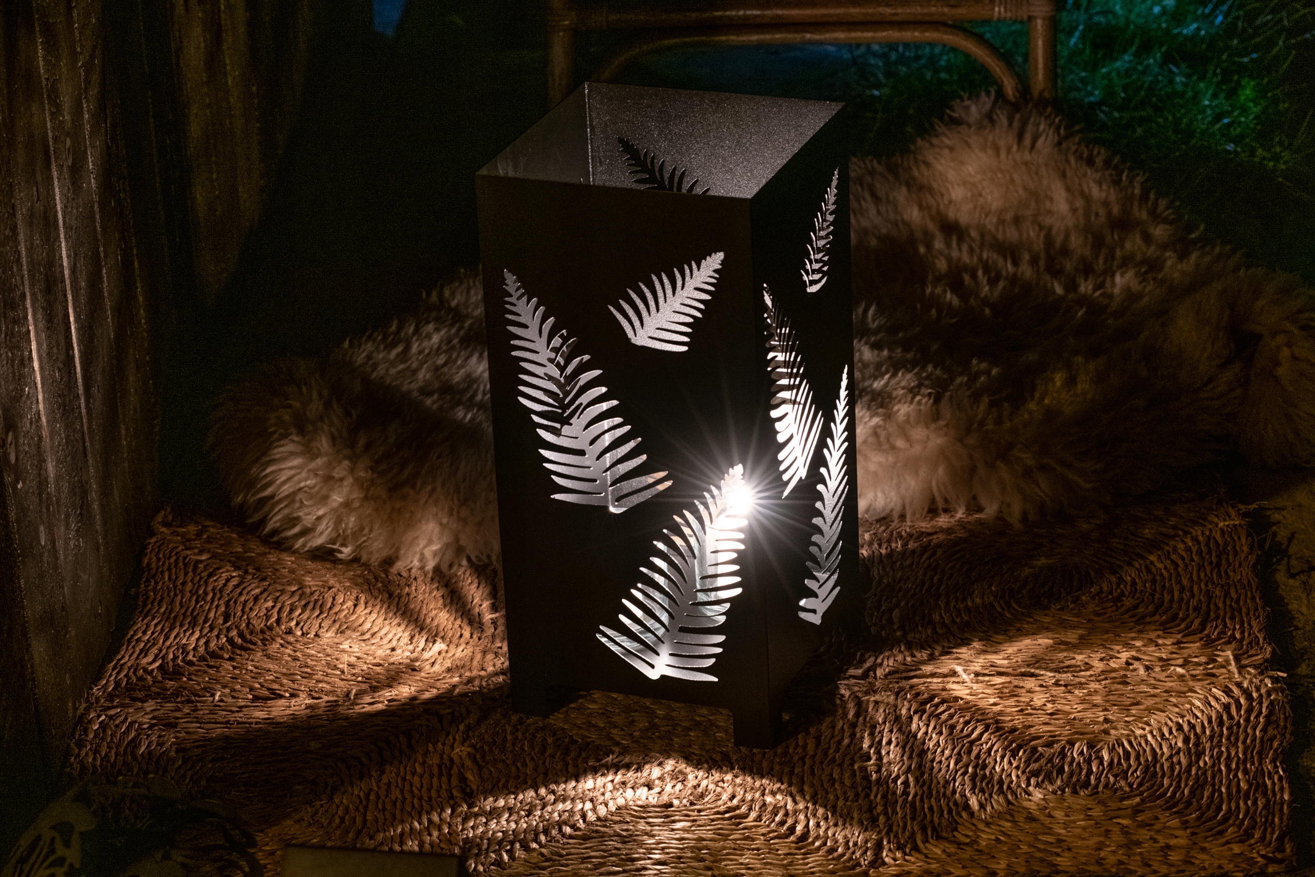 DOMEK LAMPION NA LED SWIECE LATARNIA HANDMADE Materiał wykonania metal