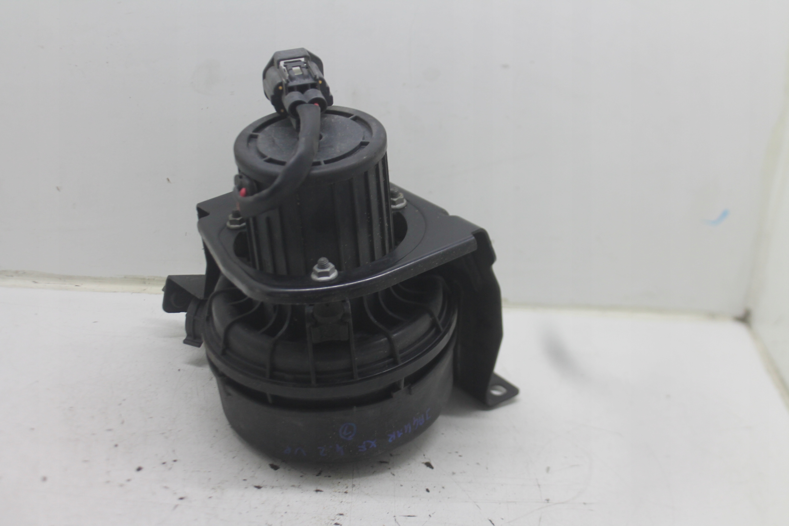 Pompa Dell’aria WTORNEGO 6R83-9A486-AA JAGUAR XF e X250 07-15