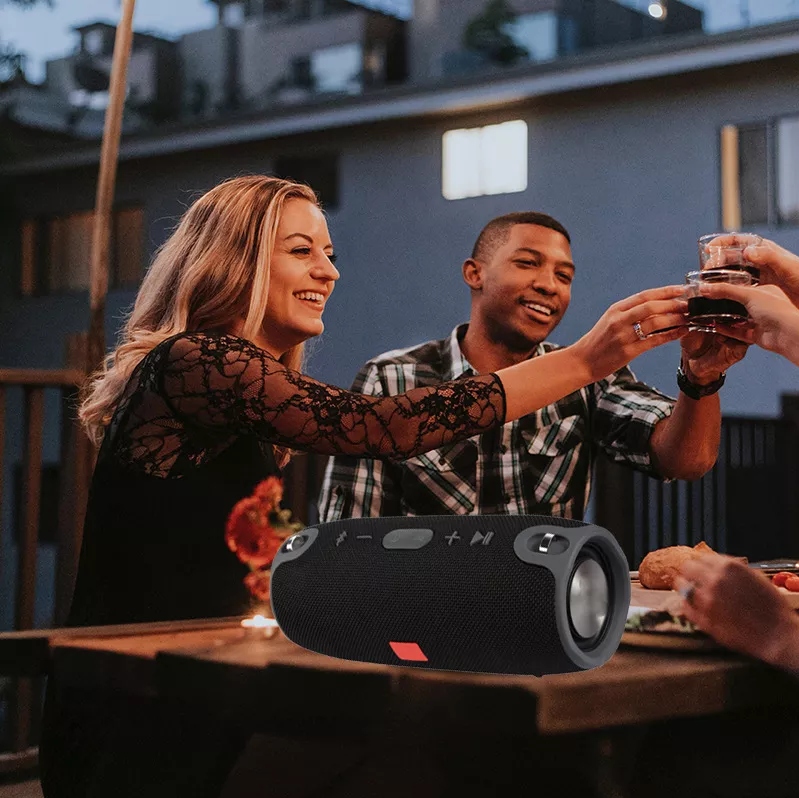 MOCNY GŁOŚNIK MOBILNY BEZPRZEWODOWY BLUETOOTH Z RADIO BASS PASKIEM NA RAMIE Model BEZPRZEWODOWY GŁOŚNIK BLUETOOTH BOOMBOX 40W DUŻY