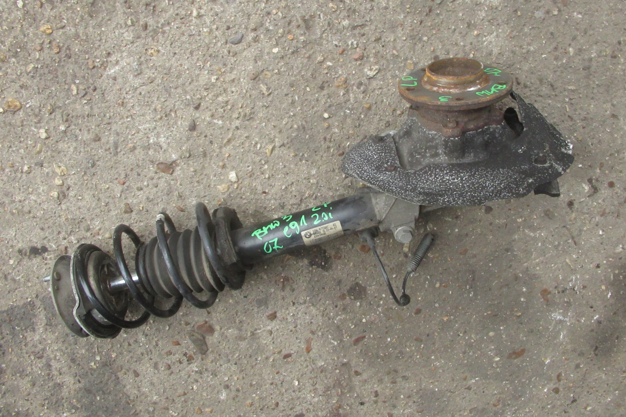 BMW E91 2.0 B 07R McPherson left front 6772917