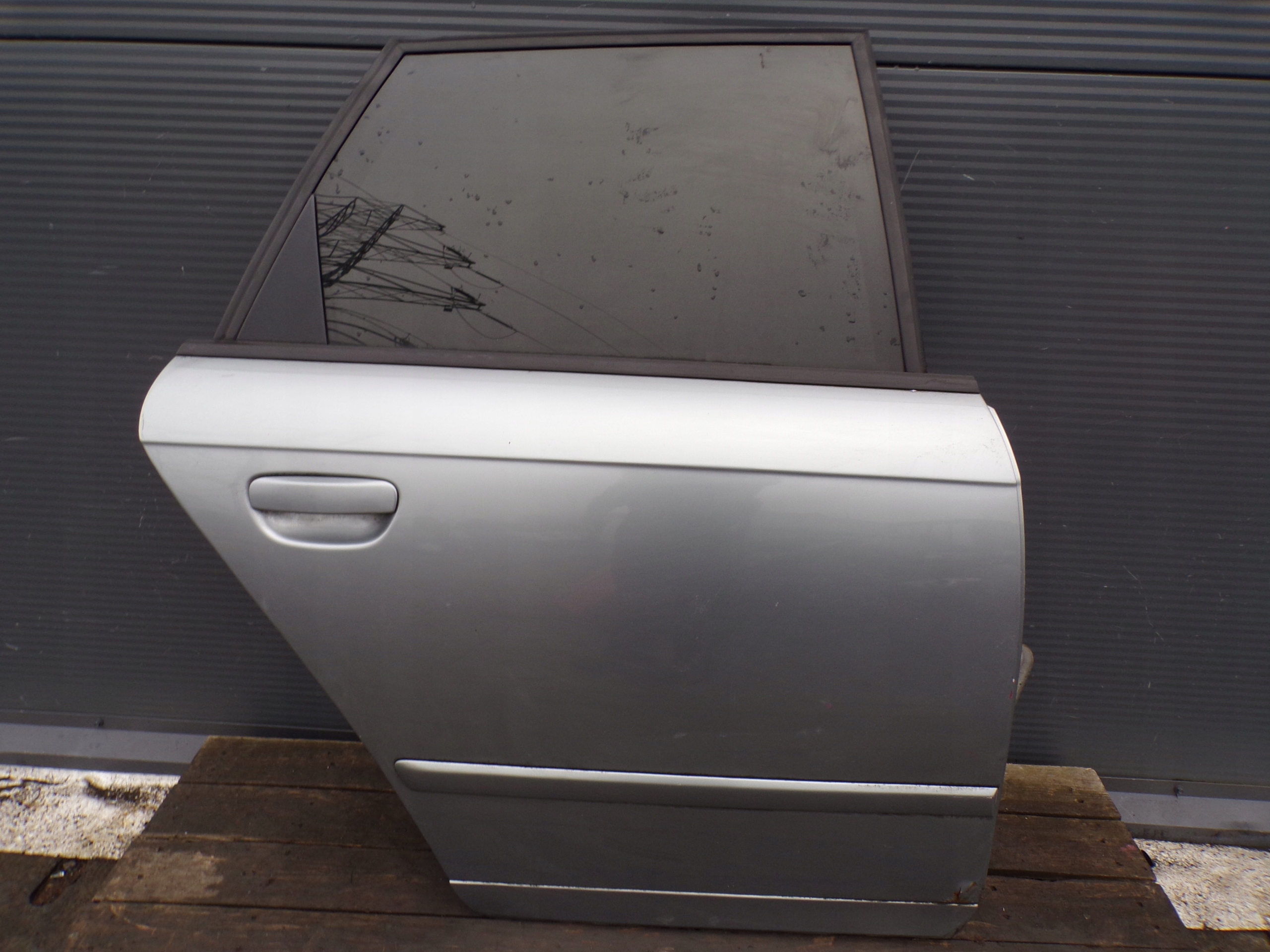 door right rear. AUDI A4 B7 KOMBI AVANT colour LY7G