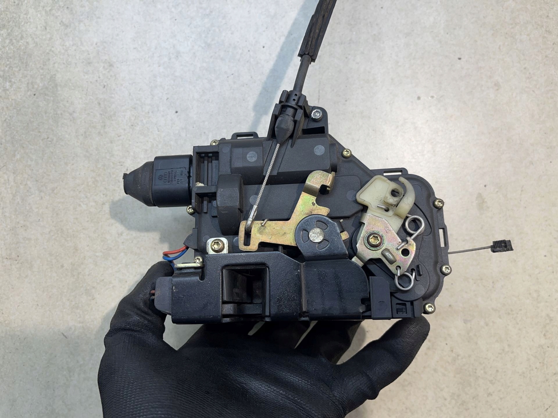 lock door right front 8PIN VW PASSAT B5 1.9 TDI