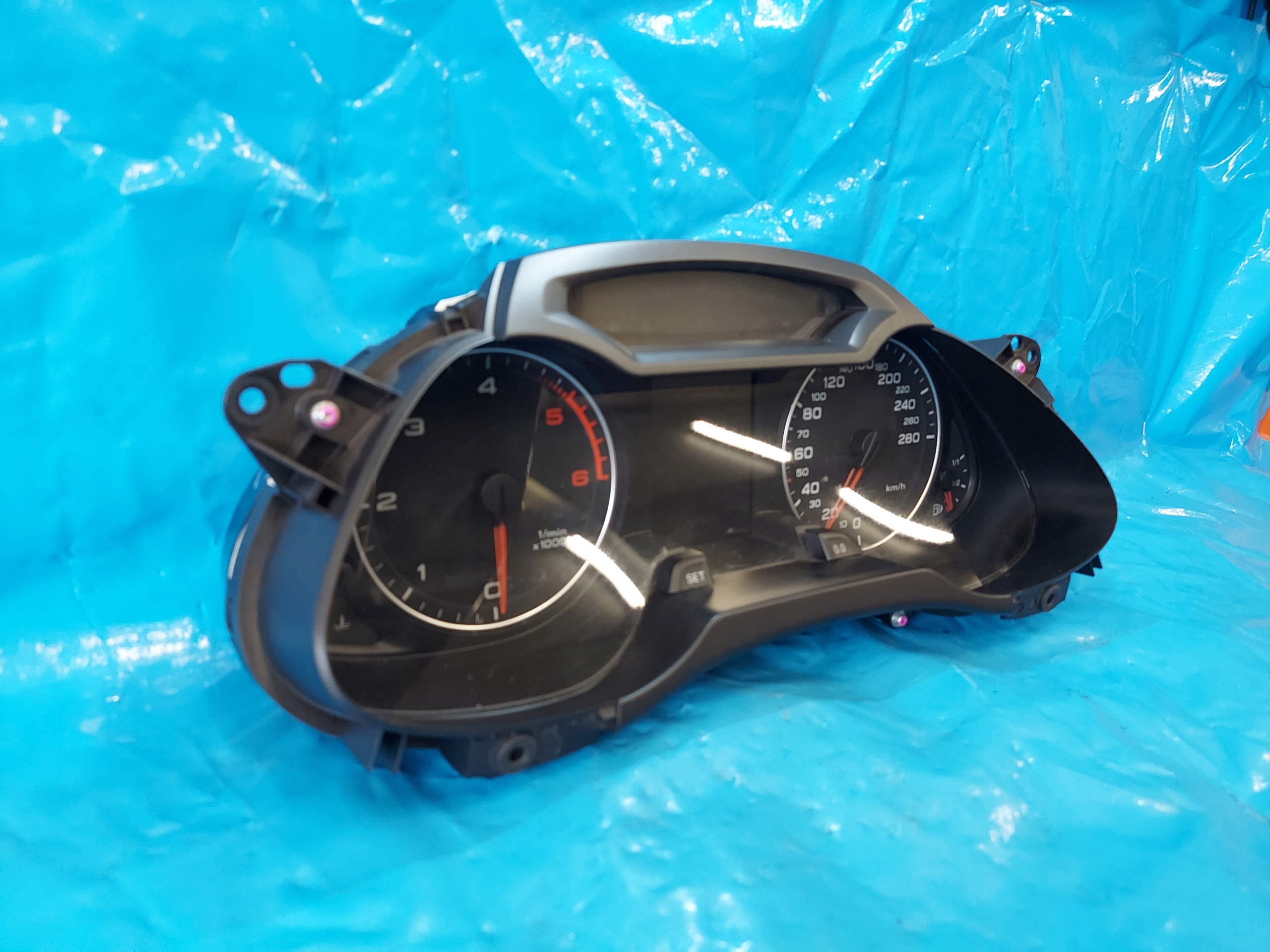 dials clock A4 B8 3.0 TDI 8K0920930D