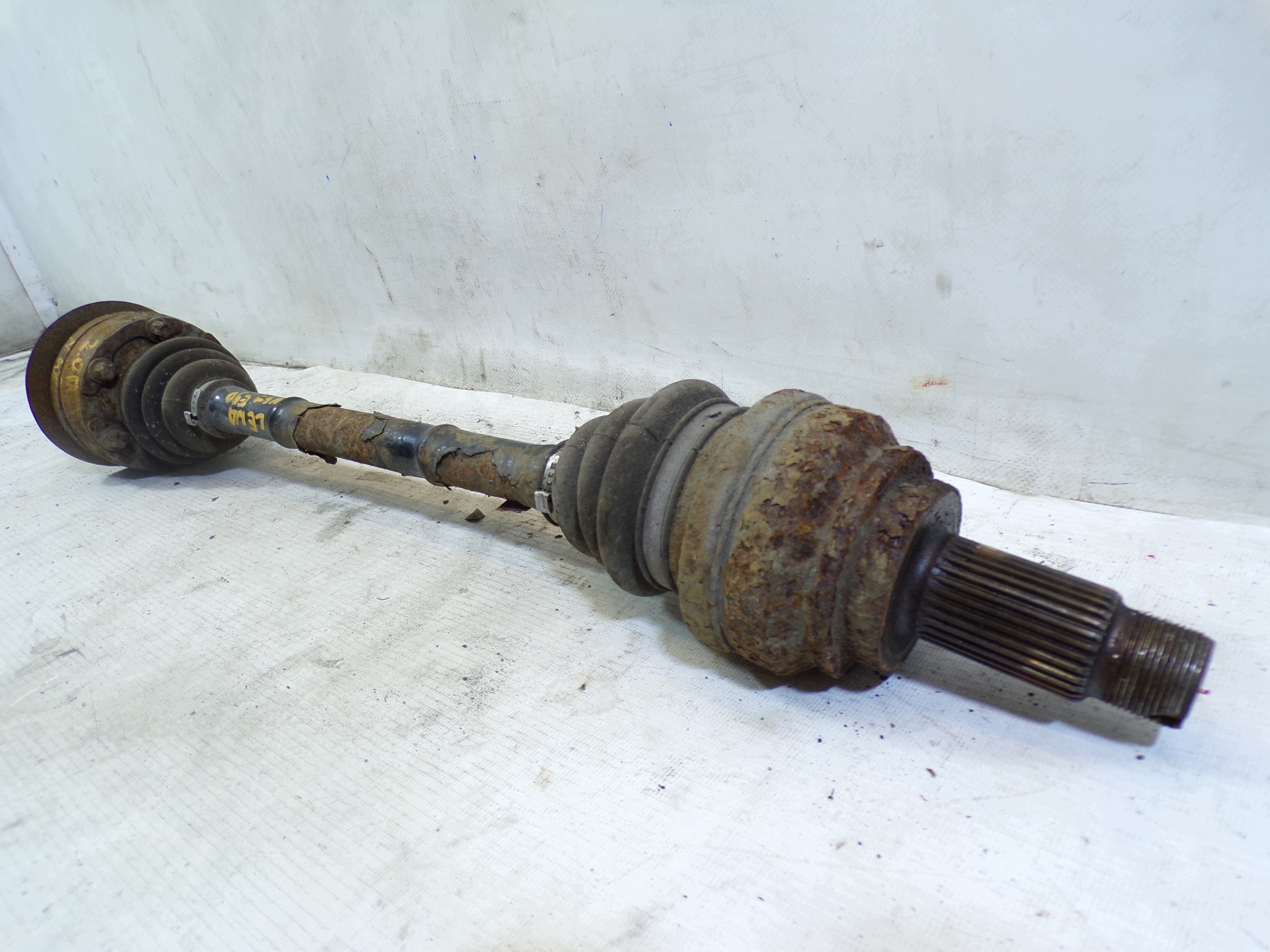 semi-axis left BMW E90 2.0d engine N47 AUTOMAT