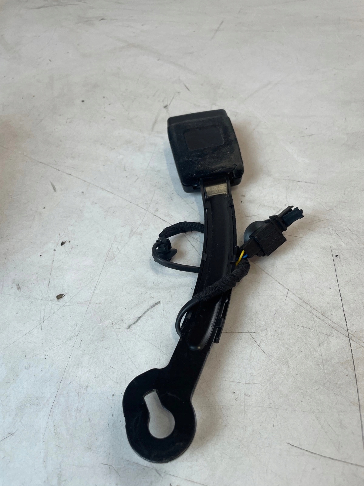 Zapinka pasow front front right Skoda Octavia III Golf VII