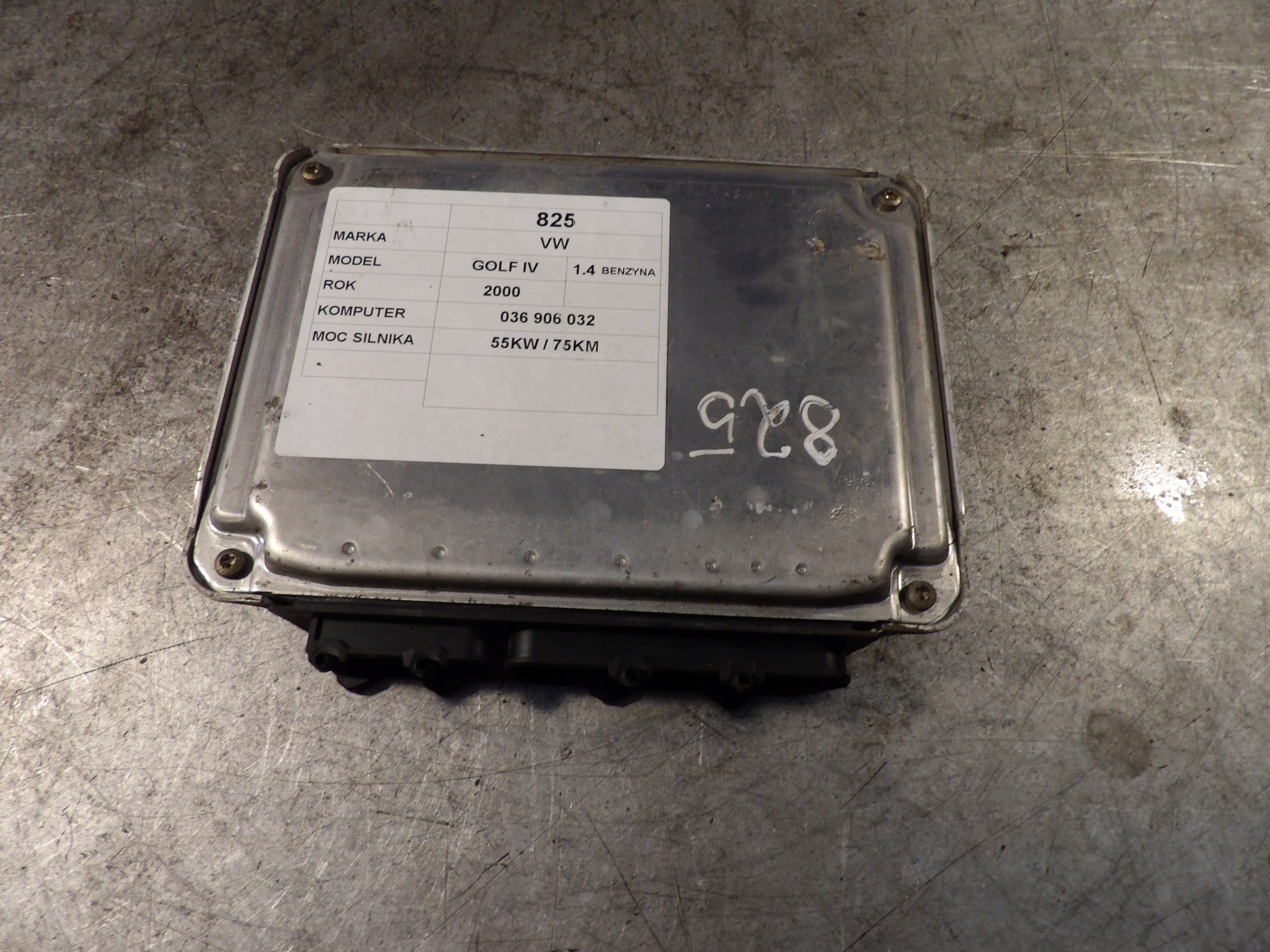 VW Golf IV computer control unit of the engine 0261206140 036906032