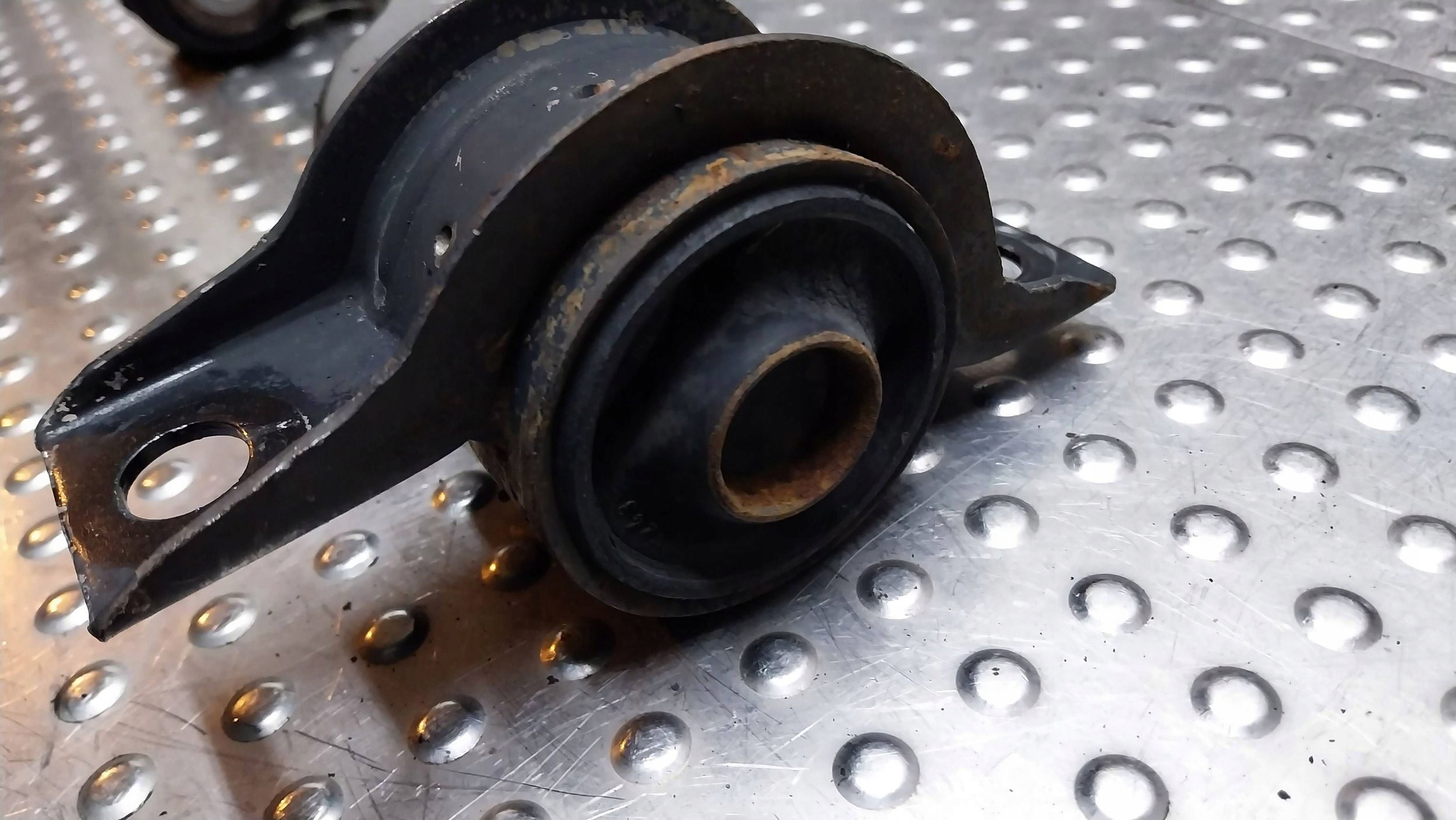 arm right front 98AG-3042-AK FORD FOCUS MK1
